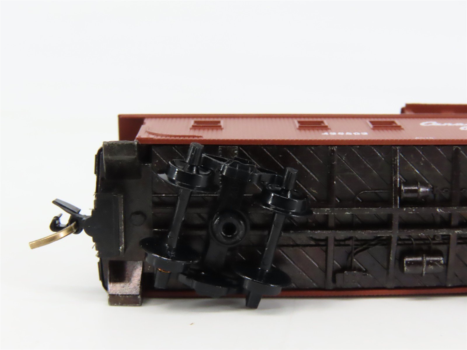 N Scale Micro-Trains 51010 CP Canadian Pacific 34' Wood-Sheathed Caboose RTR
