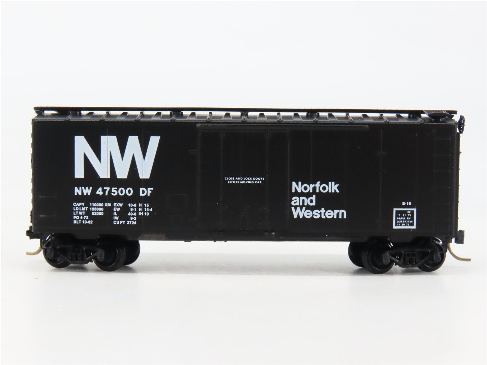 N Scale Micro-Trains 21150 NW Norfolk & Western 40' Plug Door Box Car 47500 RTR