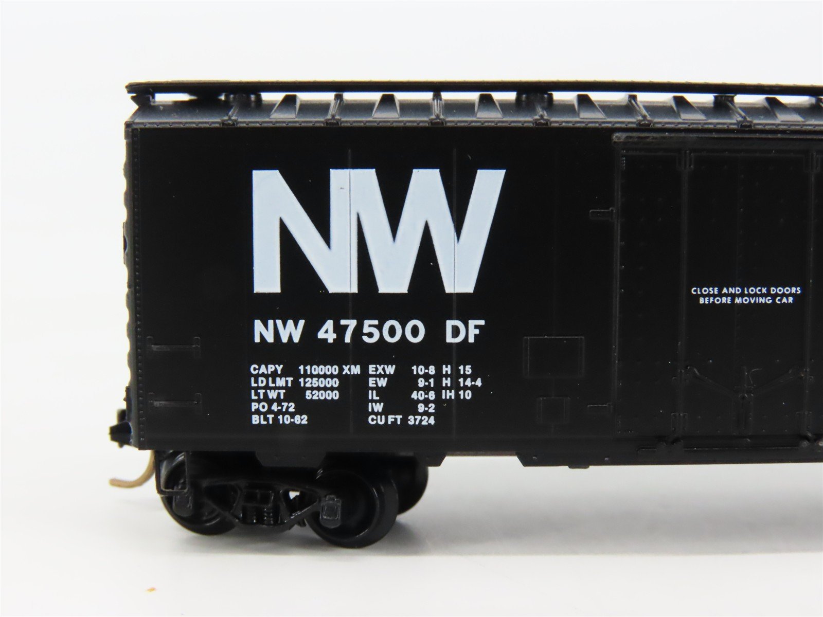 N Scale Micro-Trains 21150 NW Norfolk & Western 40' Plug Door Box Car 47500 RTR