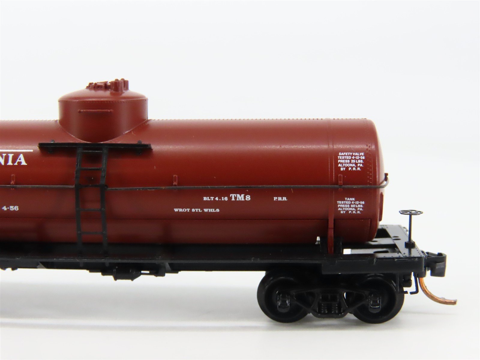 N Scale Micro-Trains 65230 Pennsylvania Railroad 39' Single Dome Tank Car RTR