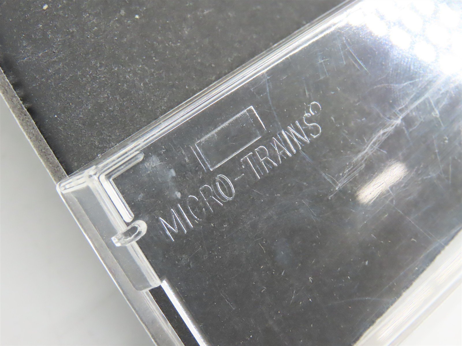 N Scale Micro-Trains 06500270 ARR Alaska Railroad 39' Tank Car 9008 RTR