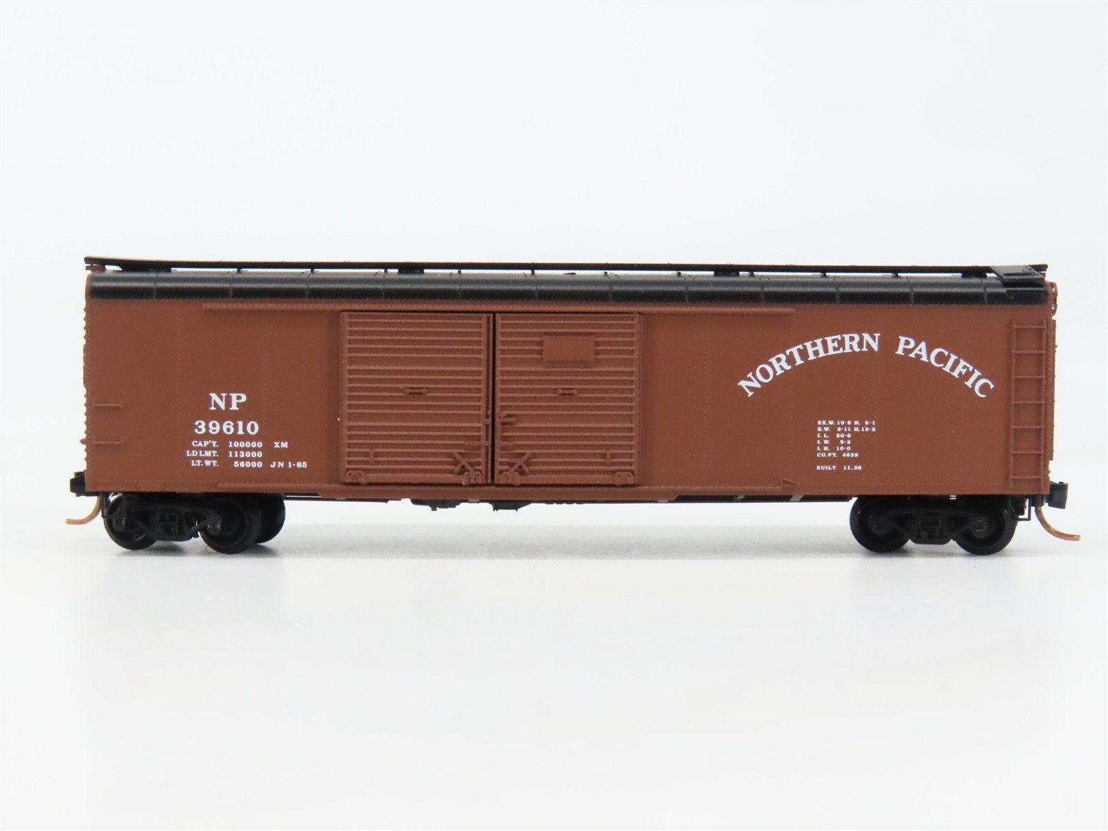 N Scale Micro-Trains 79020 NP Northern Pacific 50' Box Car 39610 RTR