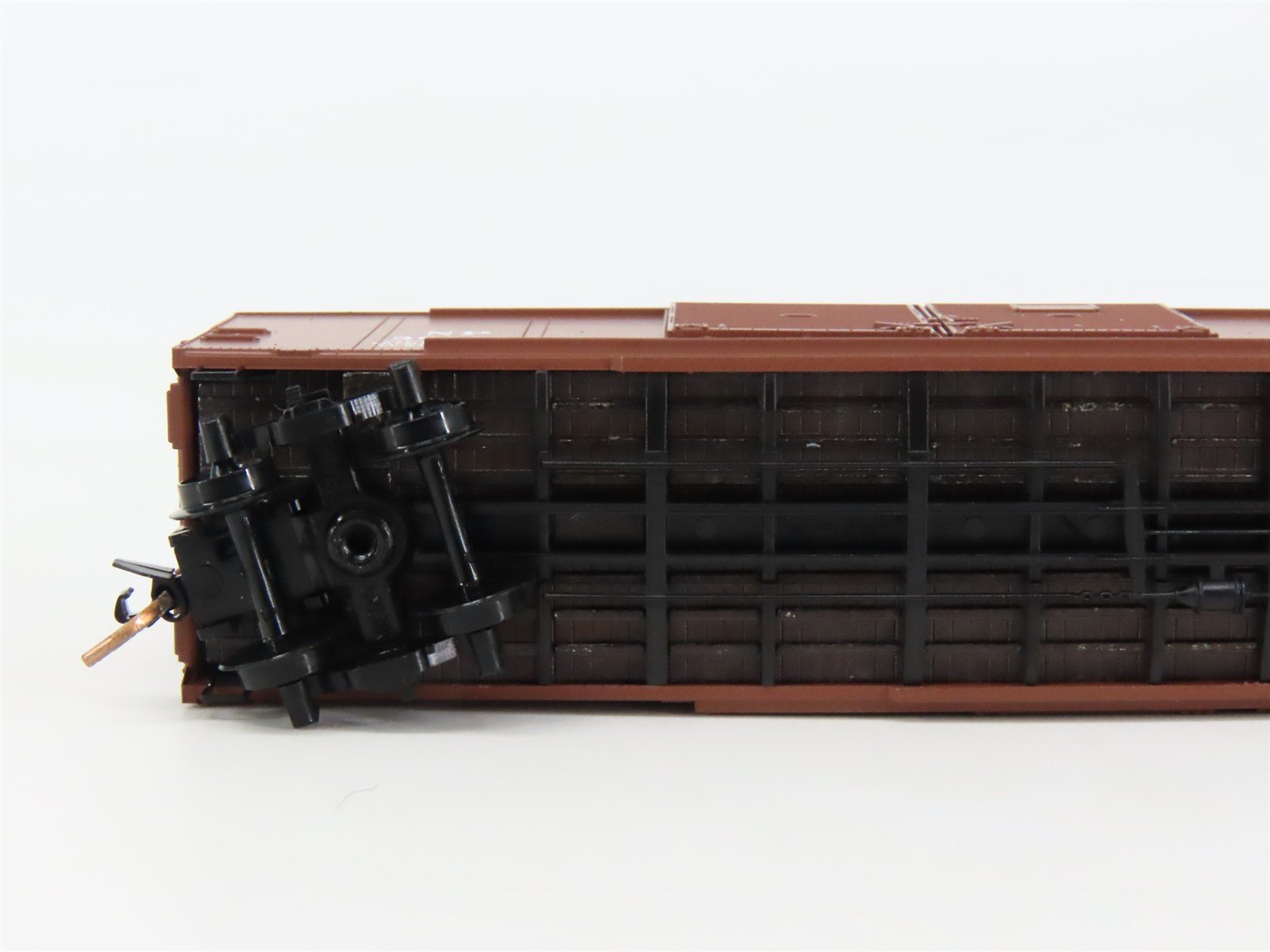 N Scale Micro-Trains 79020 NP Northern Pacific 50' Box Car 39610 RTR