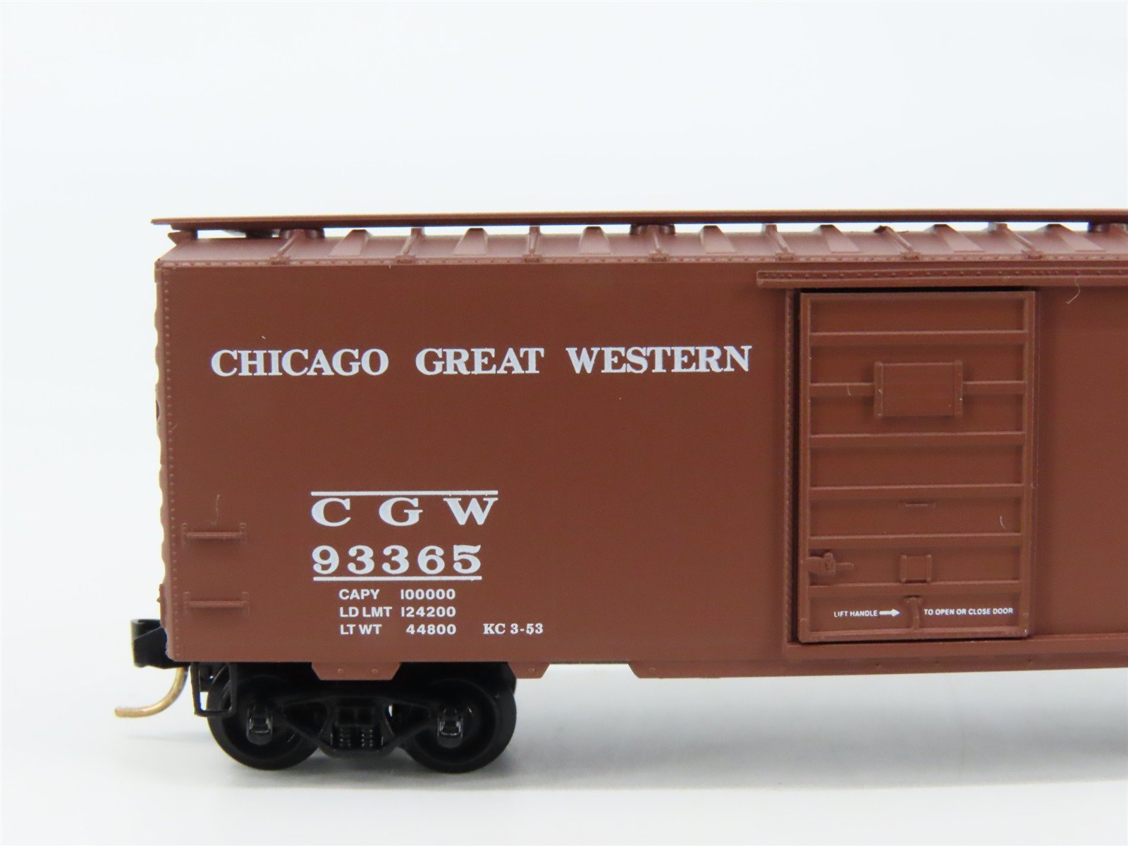 N Scale Micro-Trains 20466 CGW Chicago Great Western 40' Box Car 93365 RTR