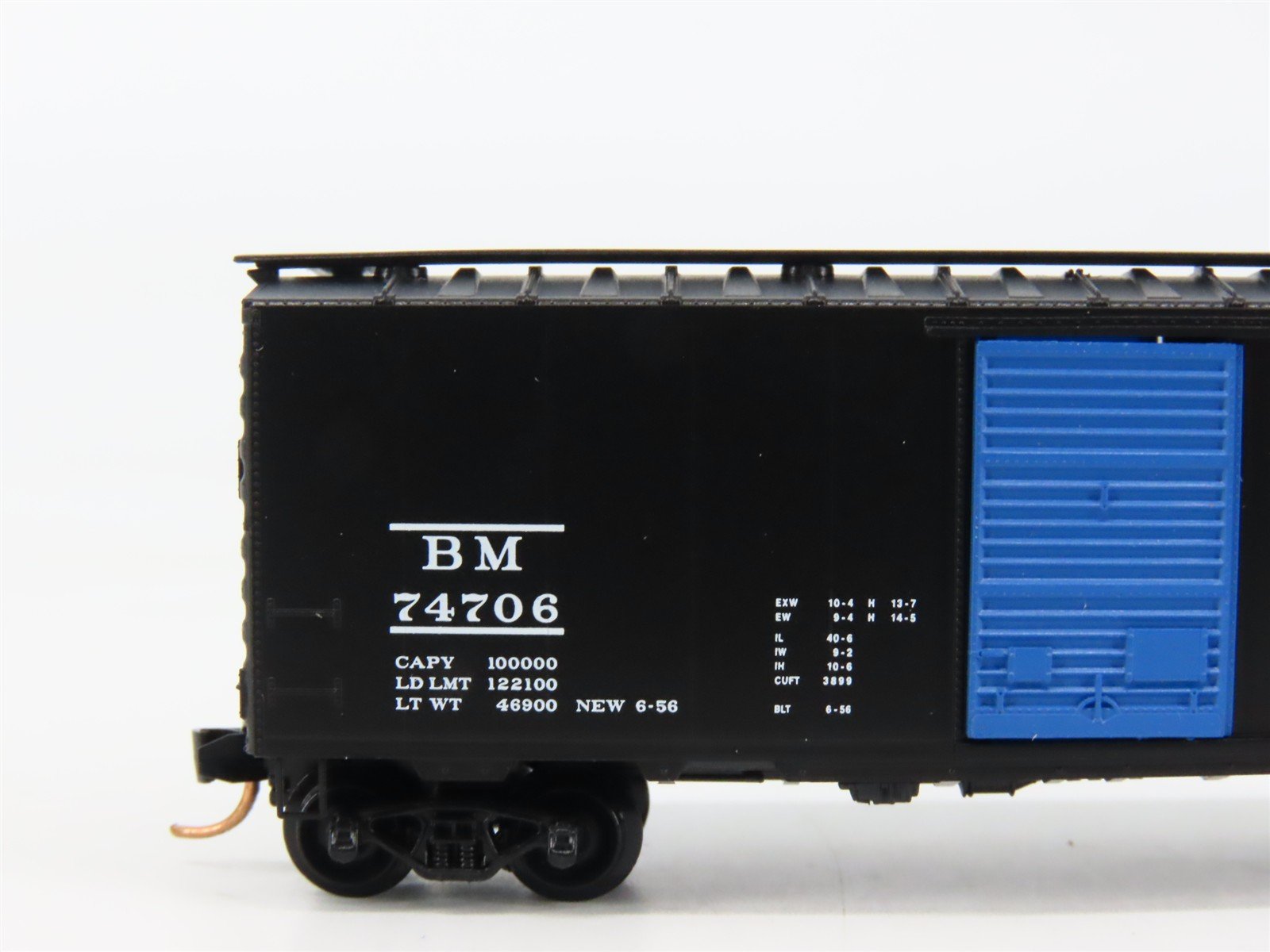 N Scale Micro-Trains 20400 BM Boston & Maine 40' Box Car 74706 RTR
