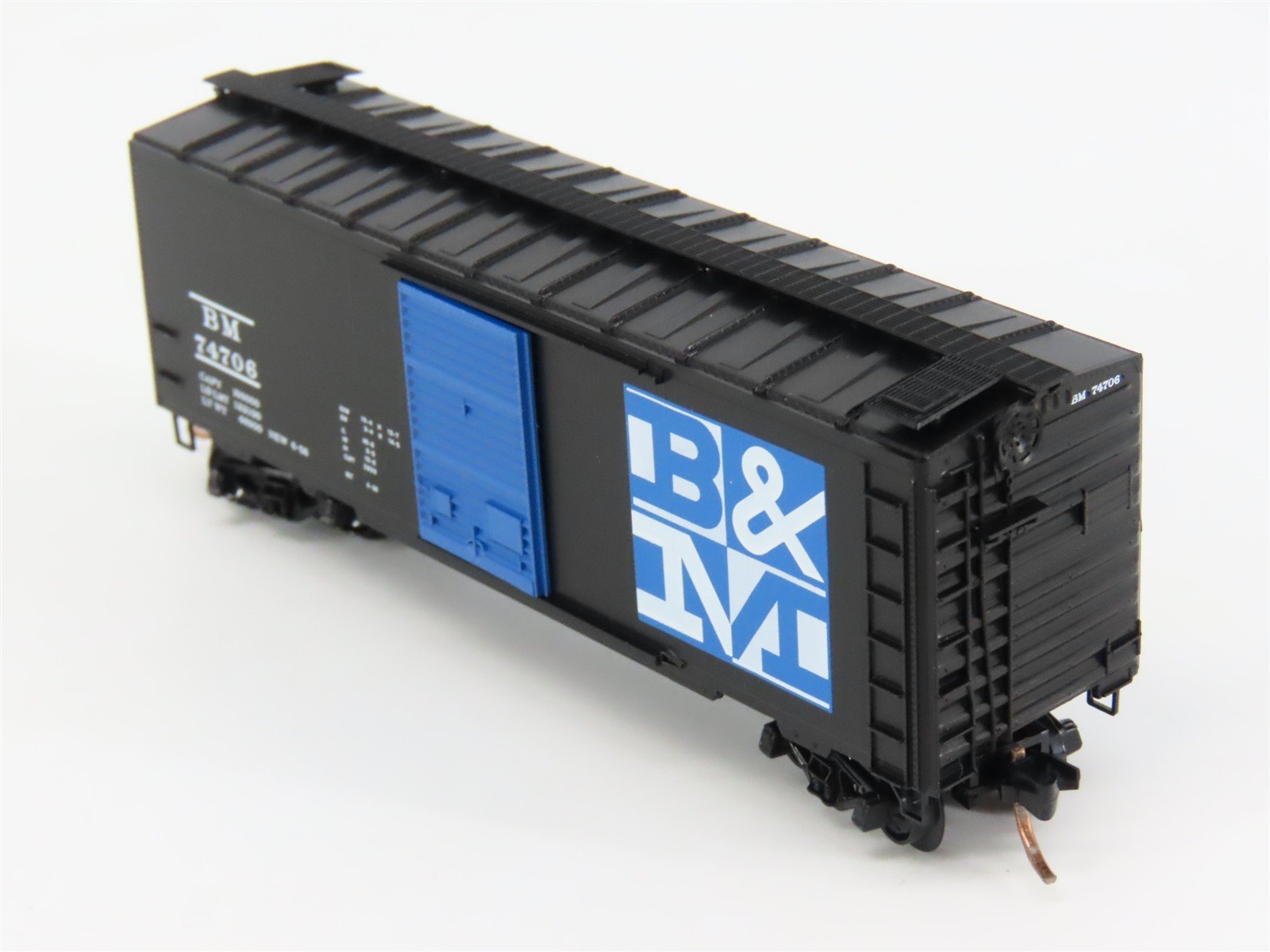 N Scale Micro-Trains 20400 BM Boston & Maine 40' Box Car 74706 RTR