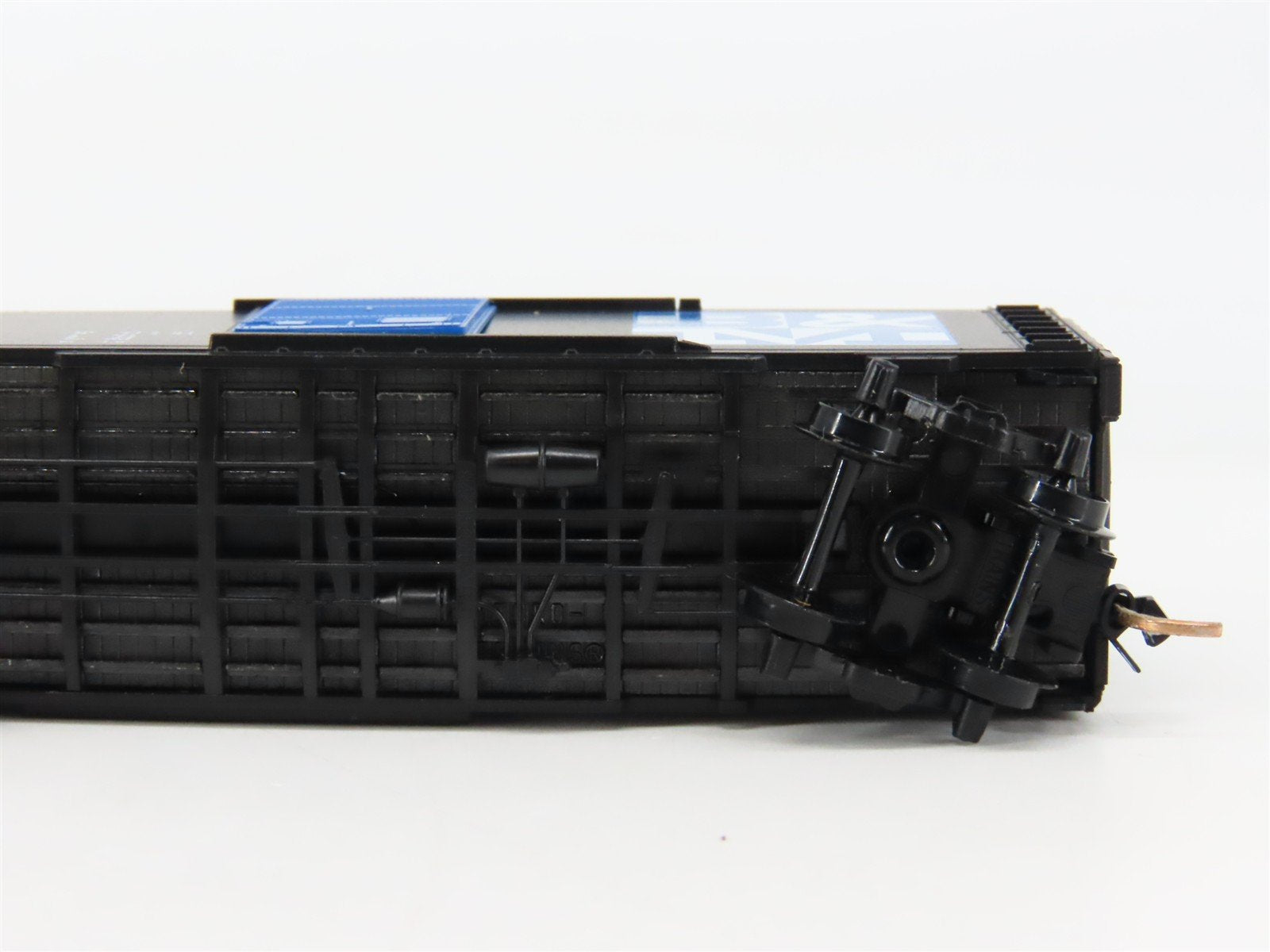 N Scale Micro-Trains 20400 BM Boston & Maine 40' Box Car 74706 RTR
