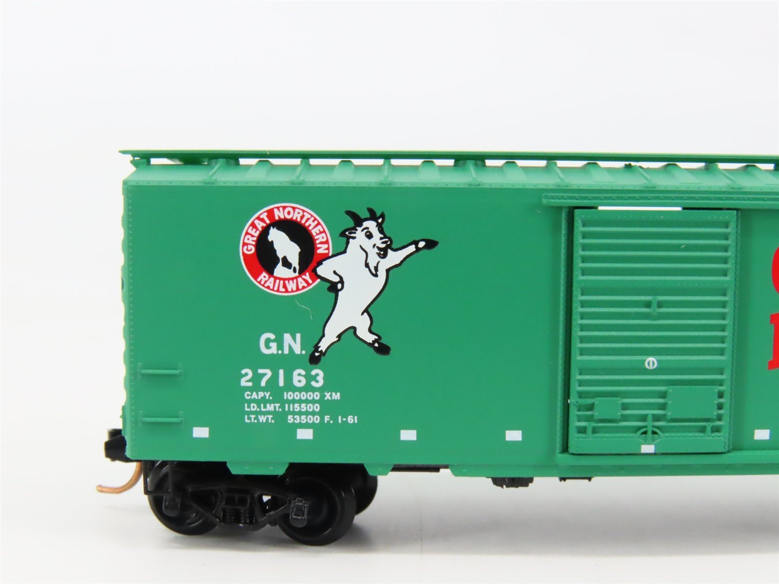 N Scale Micro-Trains 20420 GN Great Northern 40' Box Car 27163 RTR