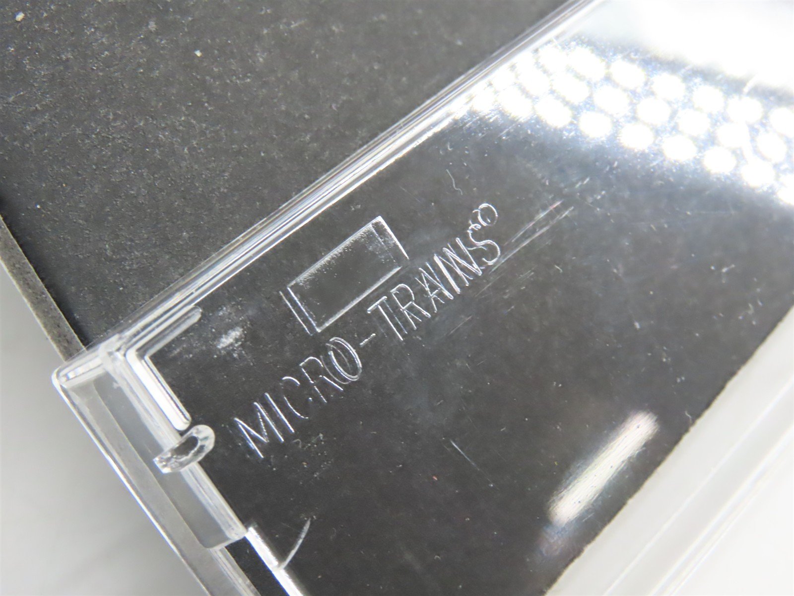 N Scale Micro-Trains 20420 GN Great Northern 40' Box Car 27163 RTR
