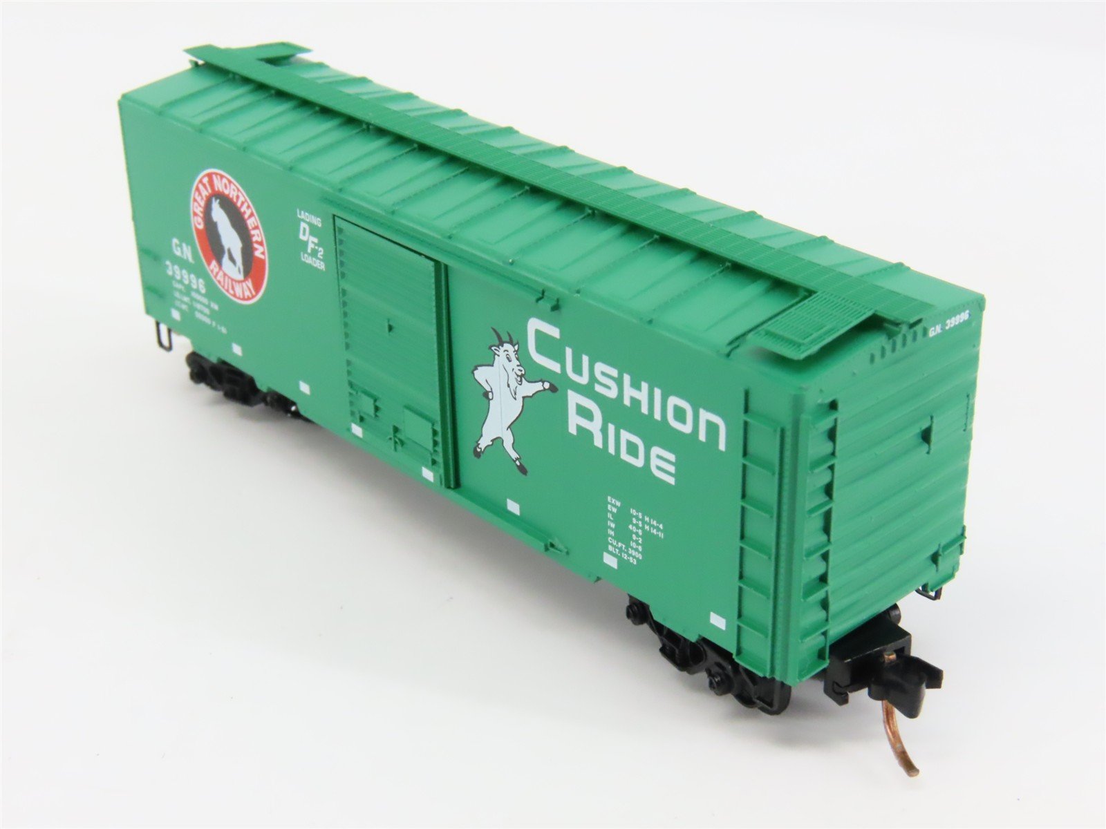 N Scale Micro-Trains 20680 GN Great Northern 40' Box Car 39996 RTR
