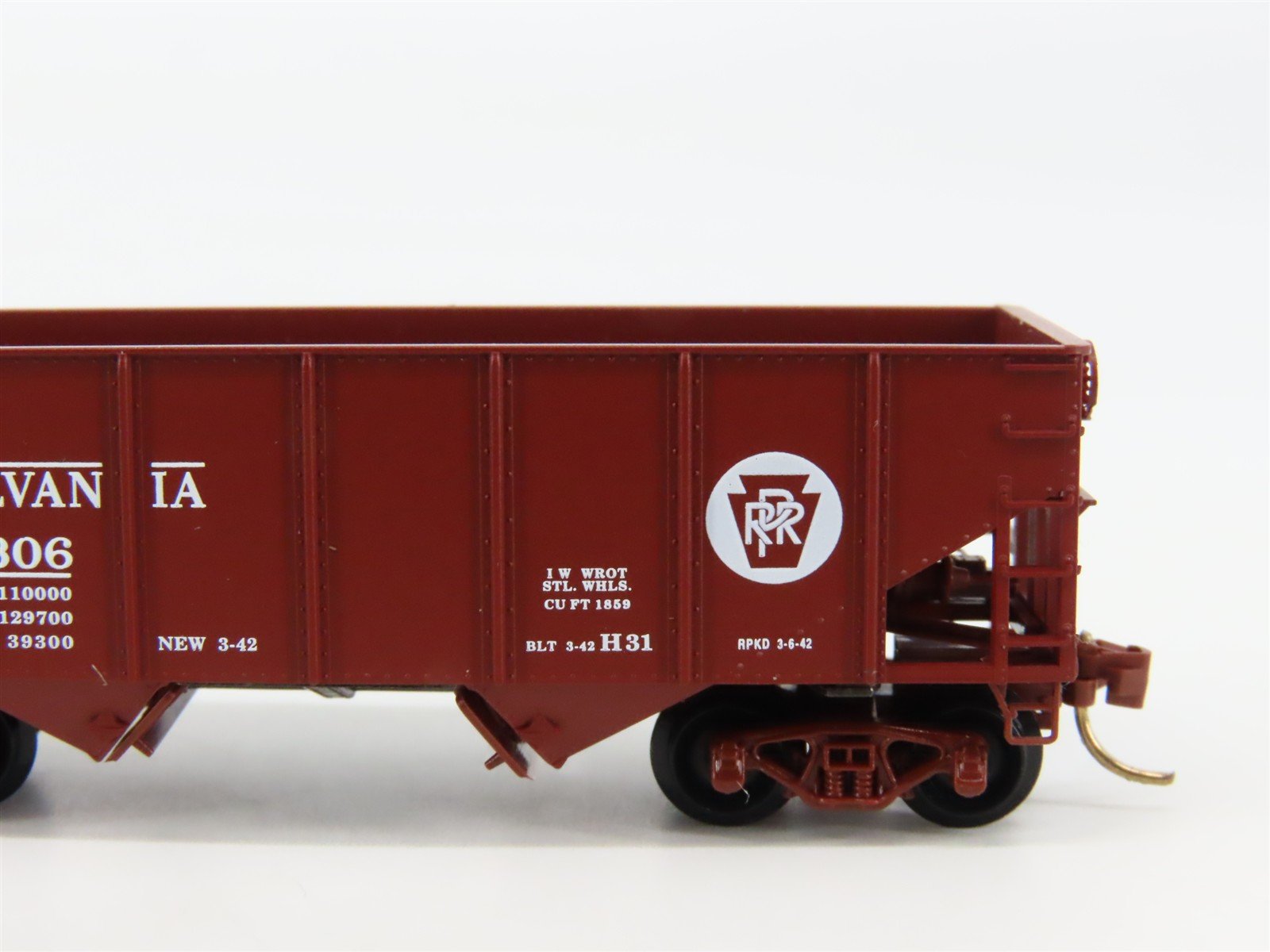 N Scale Micro-Trains 56060 PRR Pennsylvania 33' 2-Bay Hopper 220306 RTR