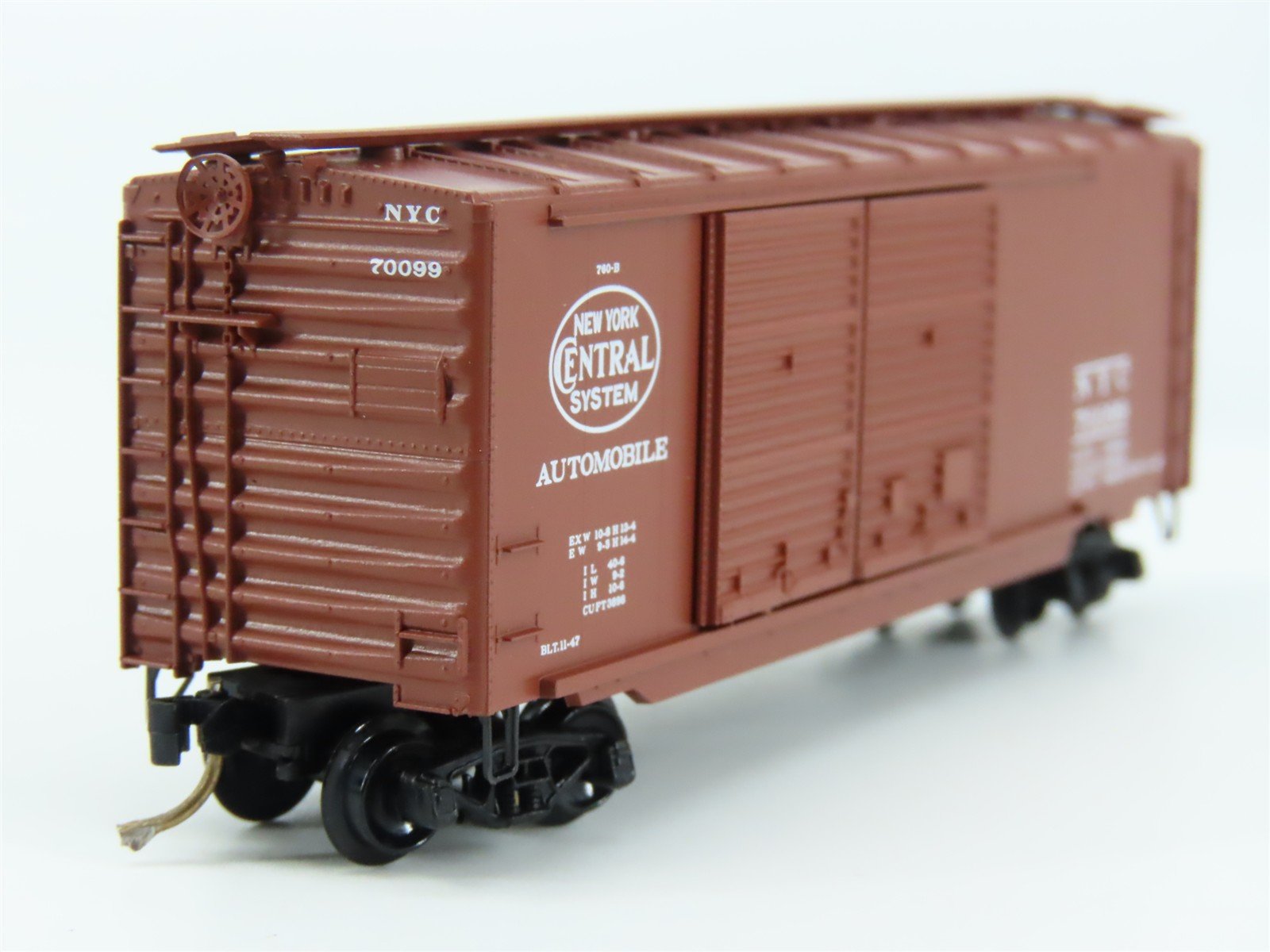 N Scale Micro-Trains 23160 NYC New York Central 40' Box Car 70099 RTR