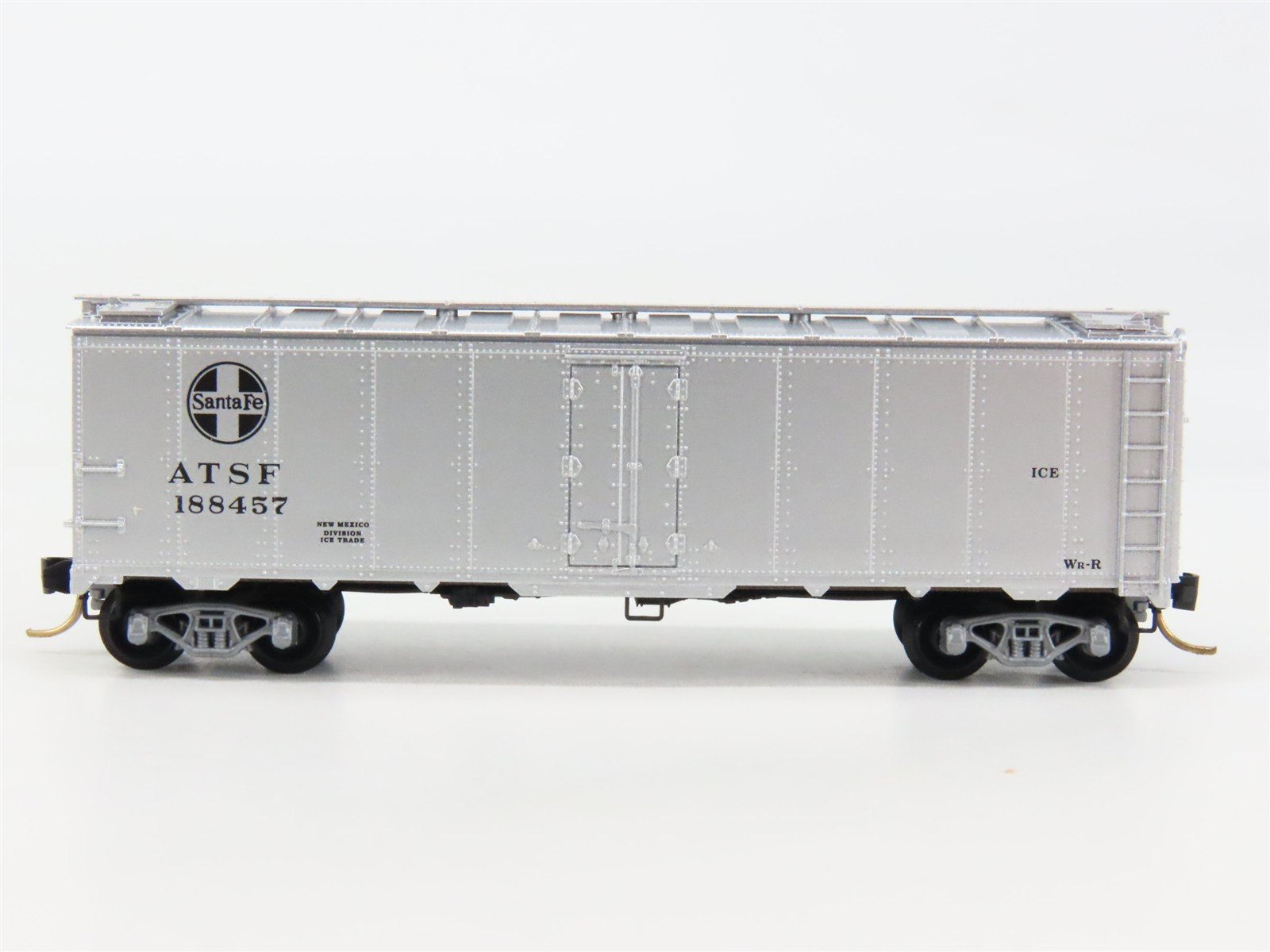 N Scale Micro-Trains 59030 ATSF Santa Fe 40' Ice Reefer 188457 RTR