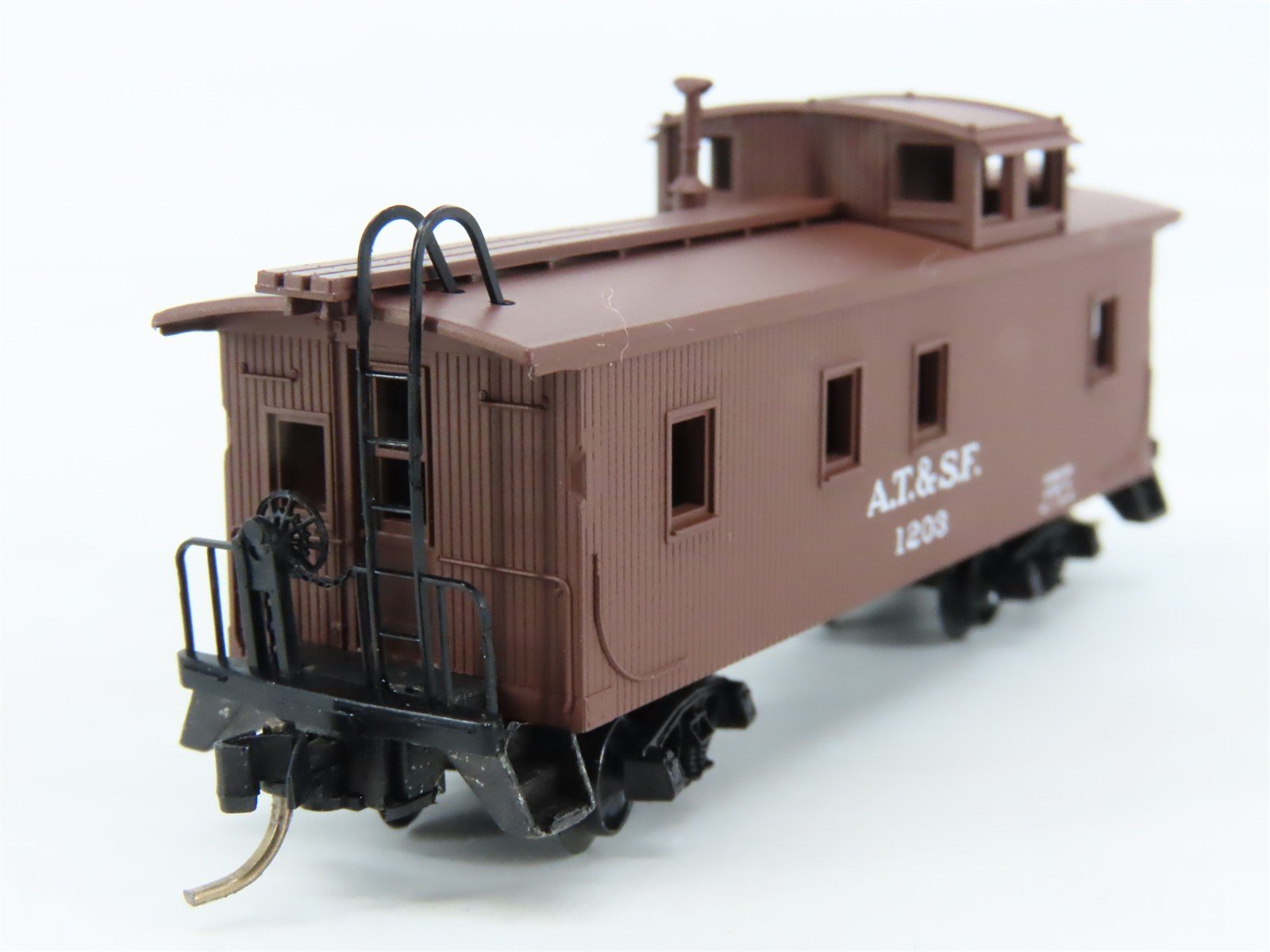N Scale Micro-Trains 51100 ATSF Santa Fe 34' Wood-Sheathed Caboose 1203 RTR