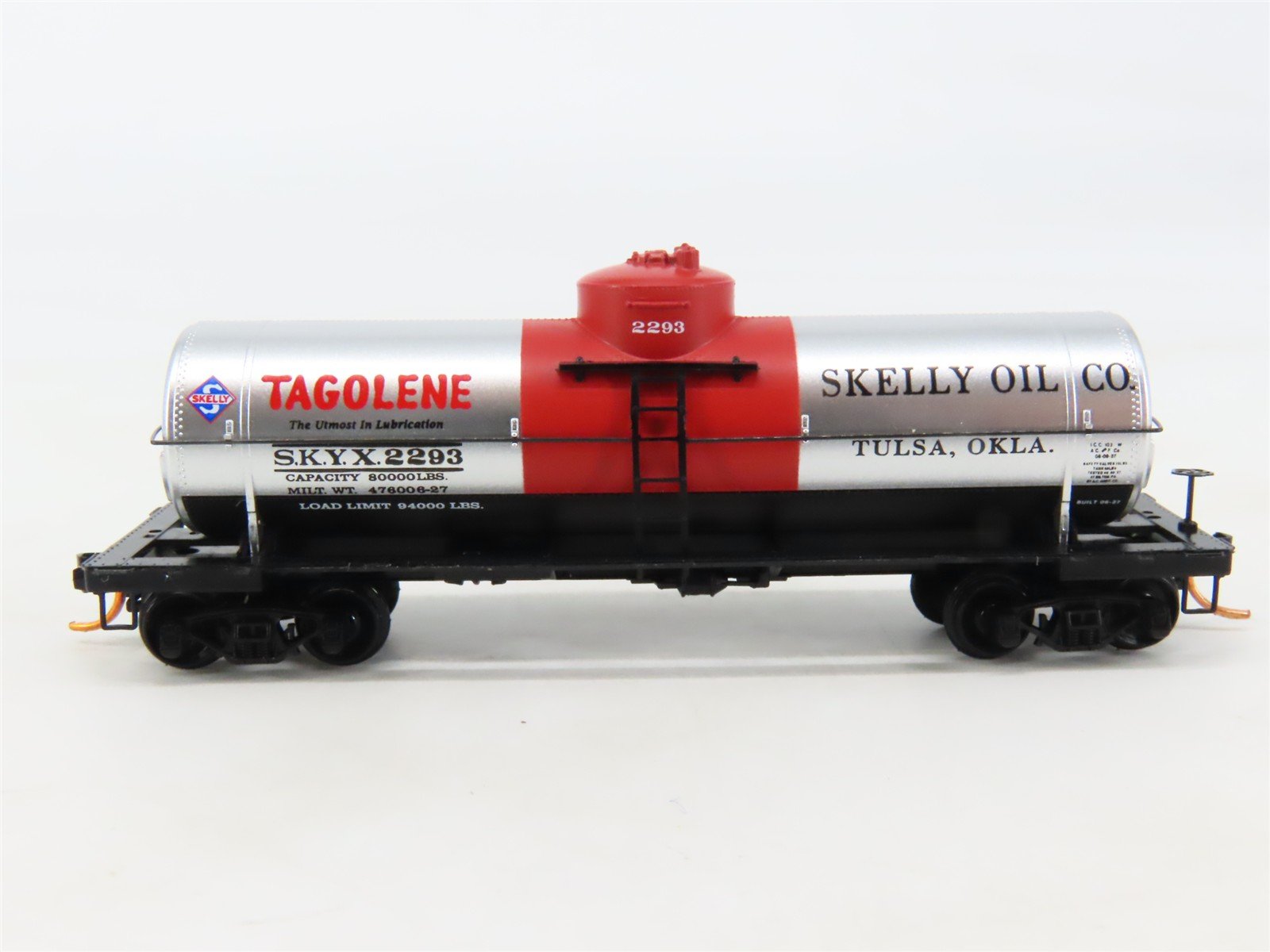 N Scale Micro-Trains 06500780 SKYX Skelly Oil Co. 39' Single Dome Tank Car RTR