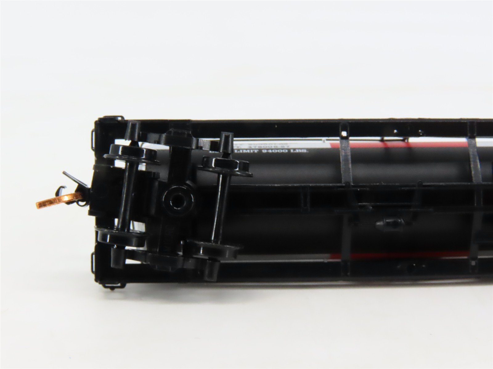 N Scale Micro-Trains 06500780 SKYX Skelly Oil Co. 39' Single Dome Tank Car RTR