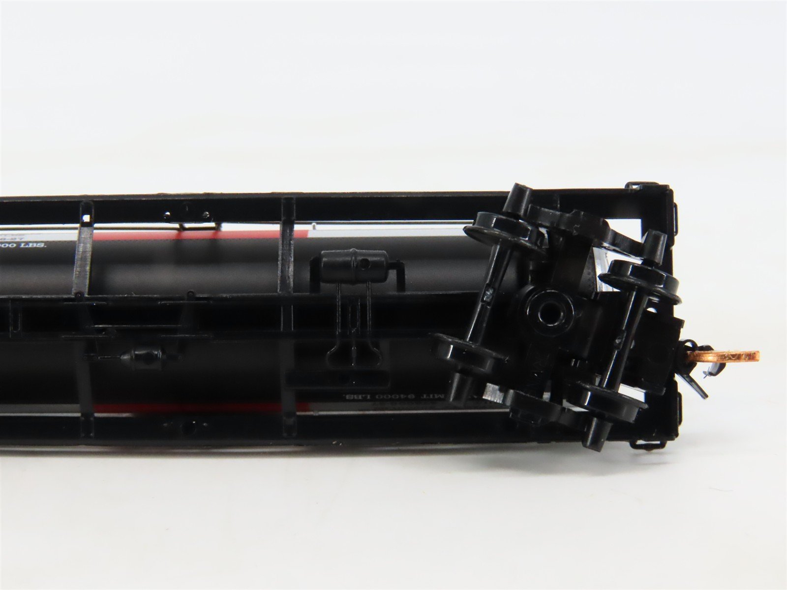 N Scale Micro-Trains 06500780 SKYX Skelly Oil Co. 39' Single Dome Tank Car RTR