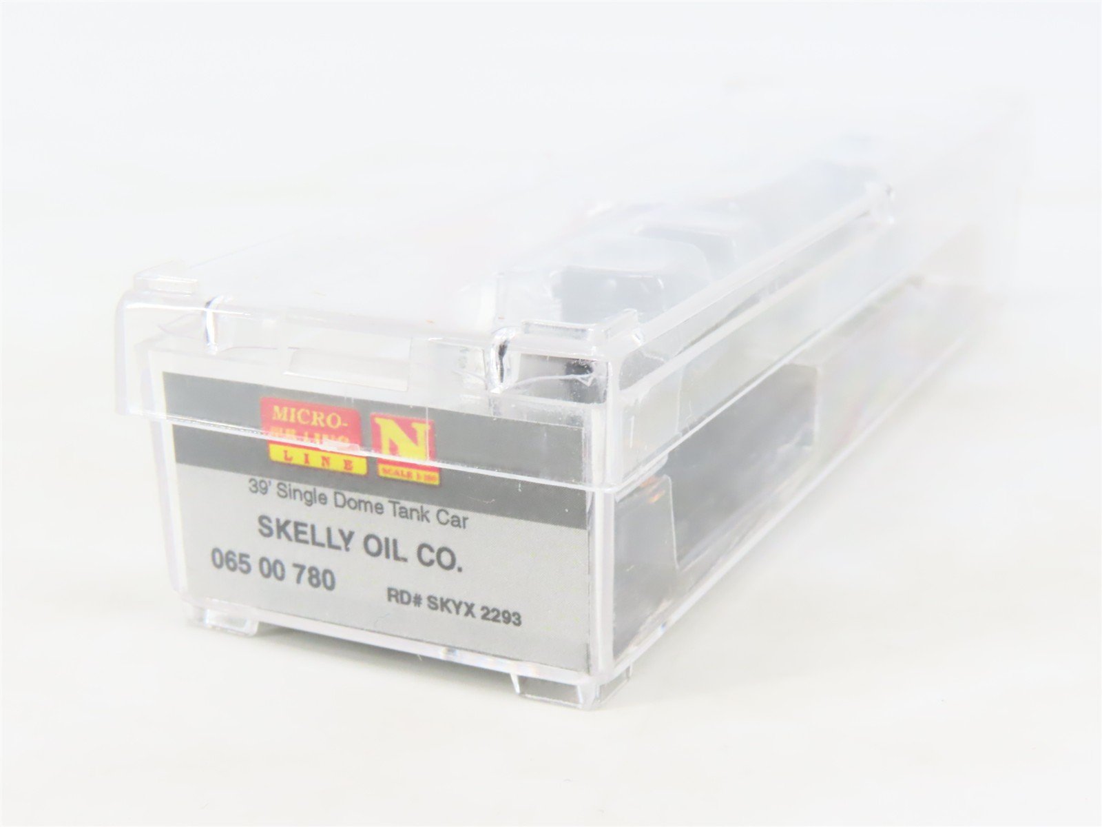 N Scale Micro-Trains 06500780 SKYX Skelly Oil Co. 39' Single Dome Tank Car RTR