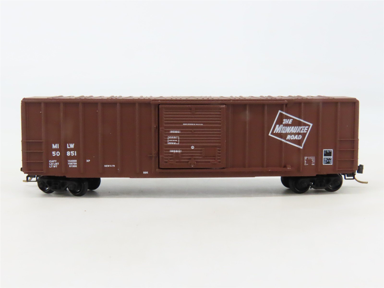N Scale Micro-Trains 25310 MILW Milwaukee Road 50' Box Car 50851 RTR