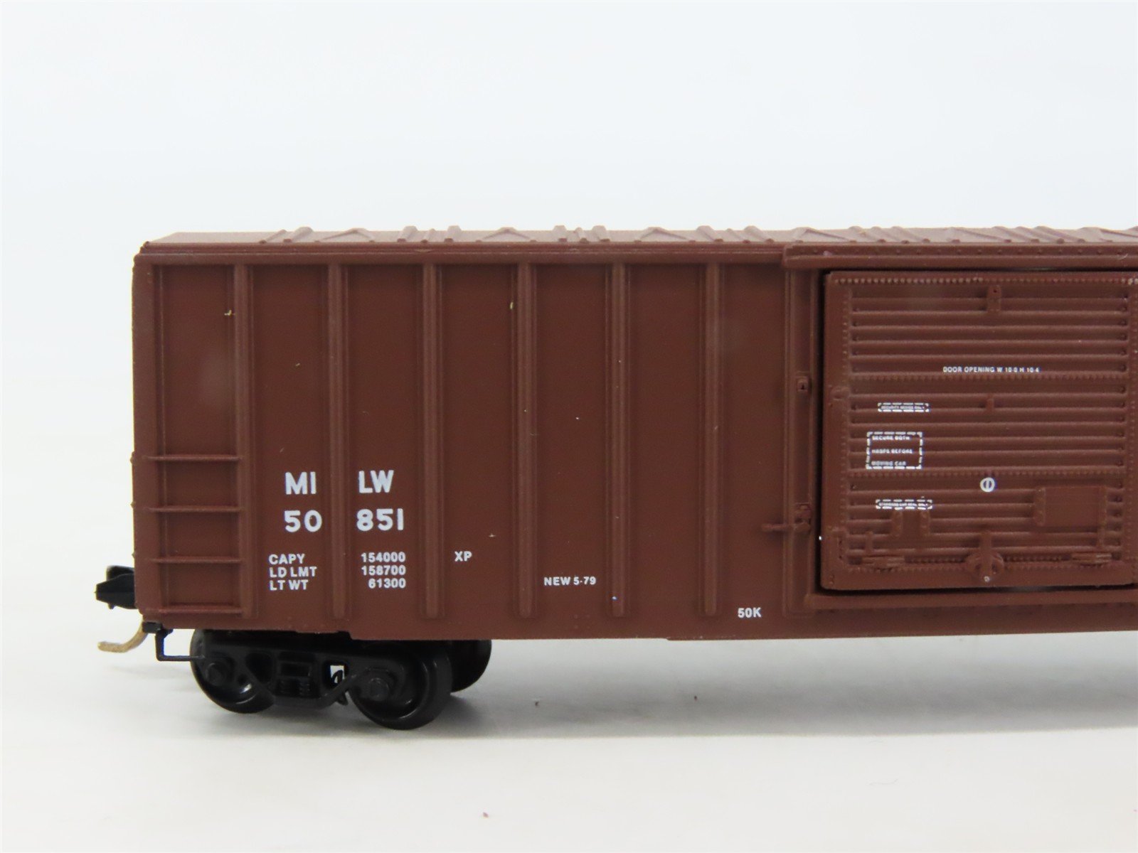 N Scale Micro-Trains 25310 MILW Milwaukee Road 50' Box Car 50851 RTR