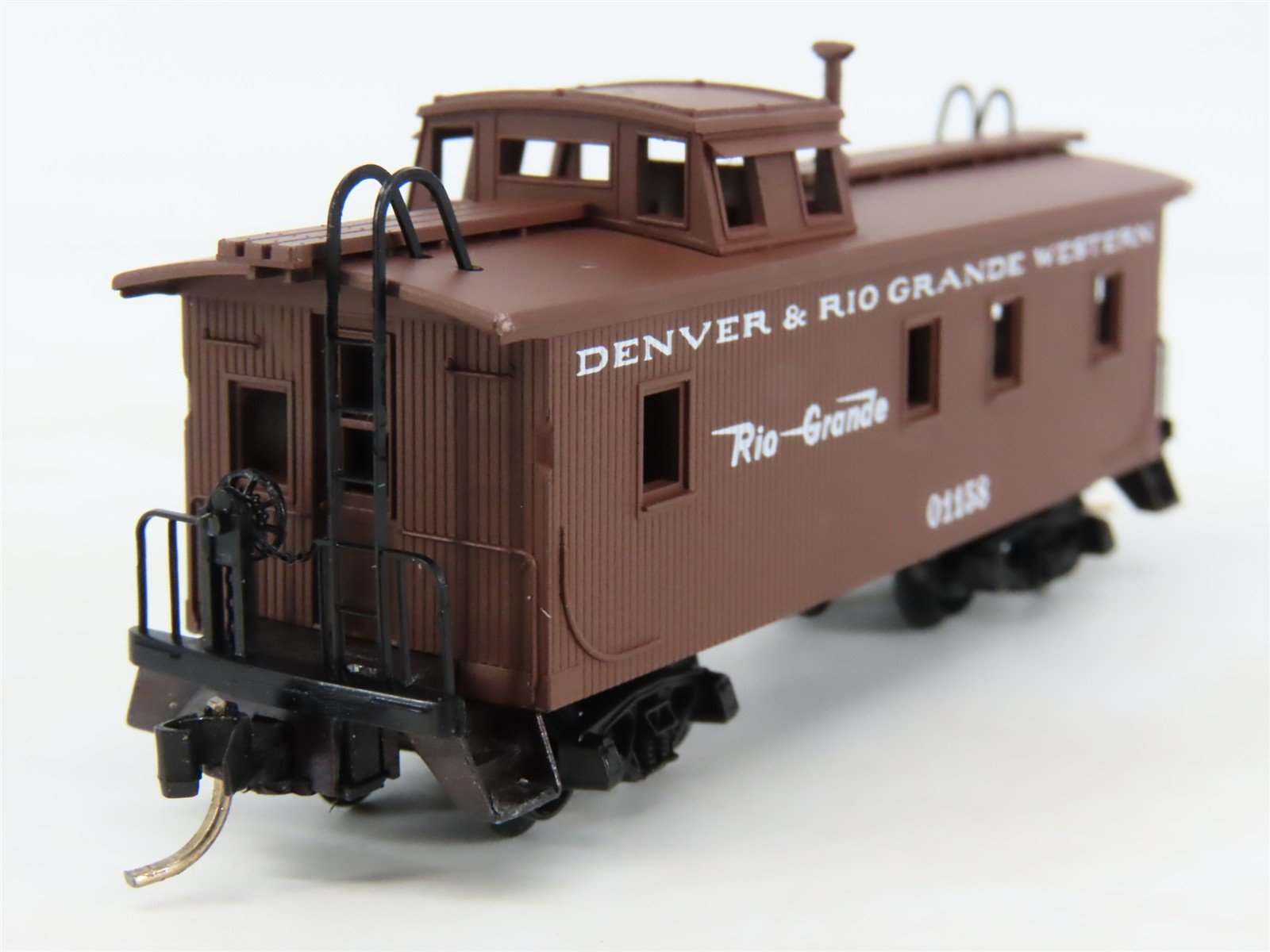 N Scale Micro-Trains 50110 34' Wood Sheathed Caboose Slanted Cupola RTR
