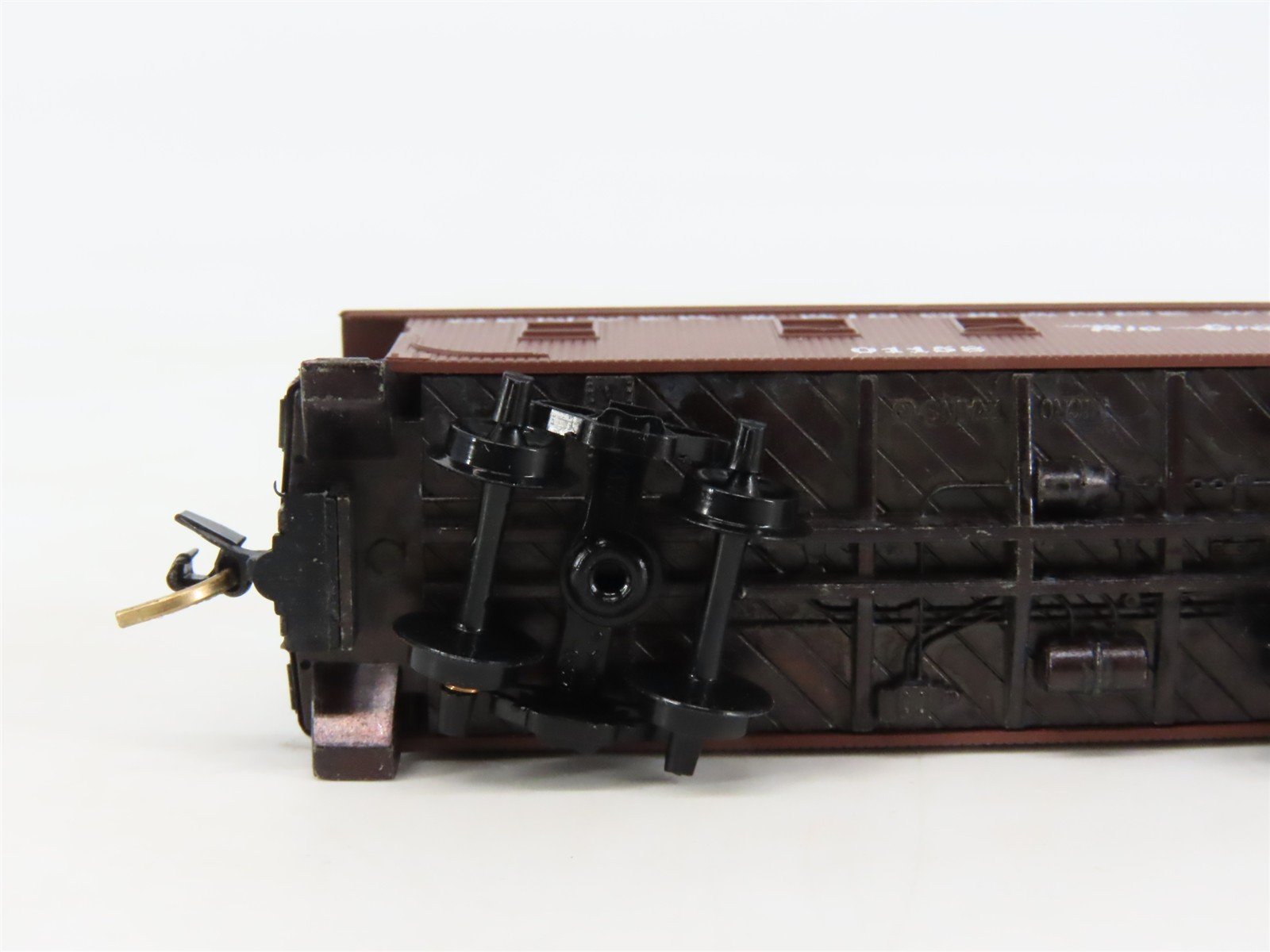 N Scale Micro-Trains 50110 34' Wood Sheathed Caboose Slanted Cupola RTR