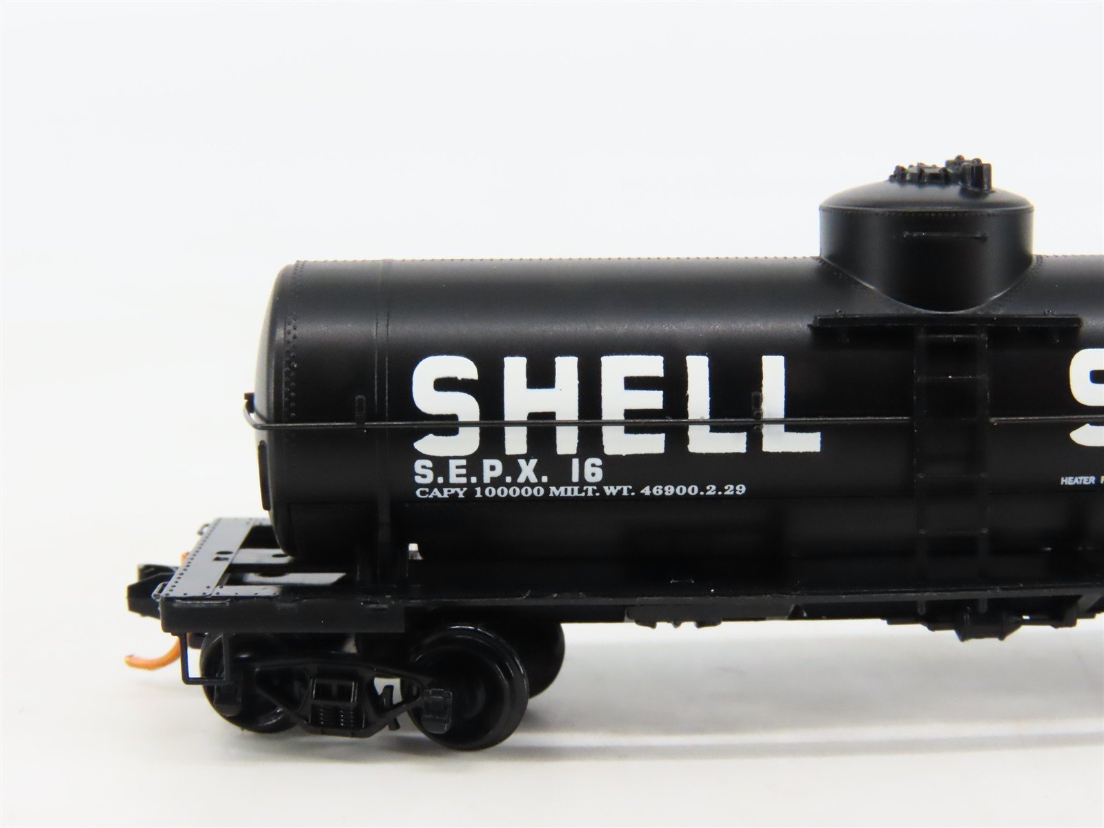 N Scale Micro-Trains 06500830 SEPX Shell Oil Co. 39' Single Dome Tank Car 16 RTR