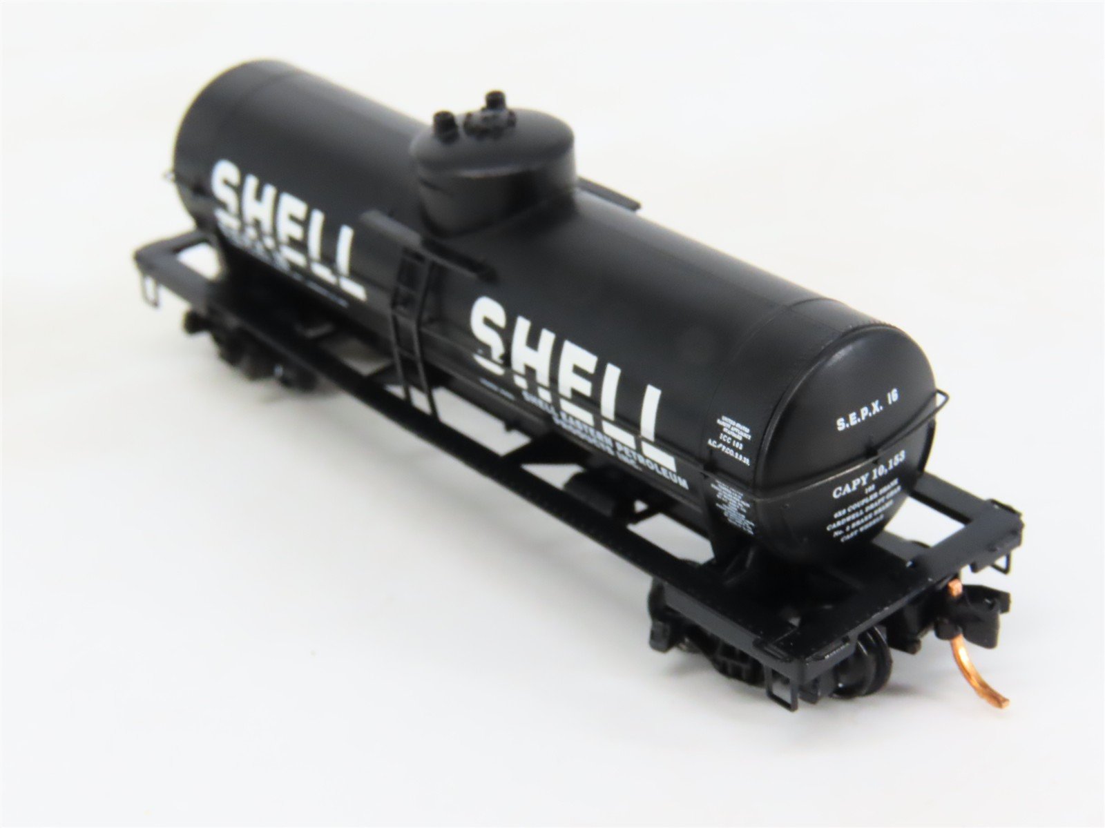 N Scale Micro-Trains 06500830 SEPX Shell Oil Co. 39' Single Dome Tank Car 16 RTR