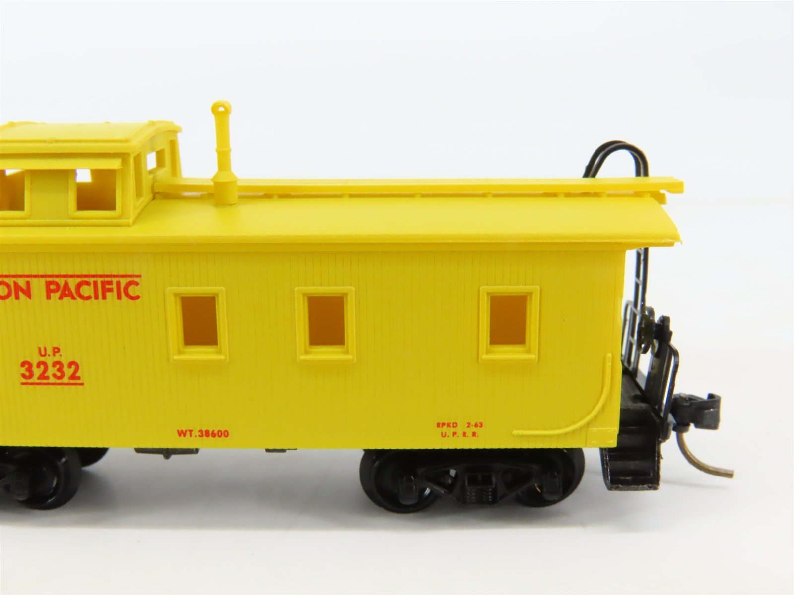 N Scale Micro-Trains 50100 UP Union Pacific 34' Wood-Sheathed Caboose 3232 RTR