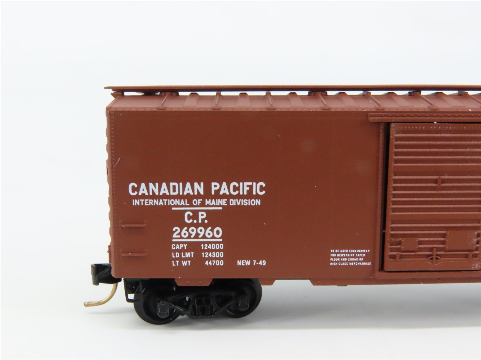 N Scale Micro-Trains 20136 CP Canadian Pacific 40' Box Car 269960 RTR