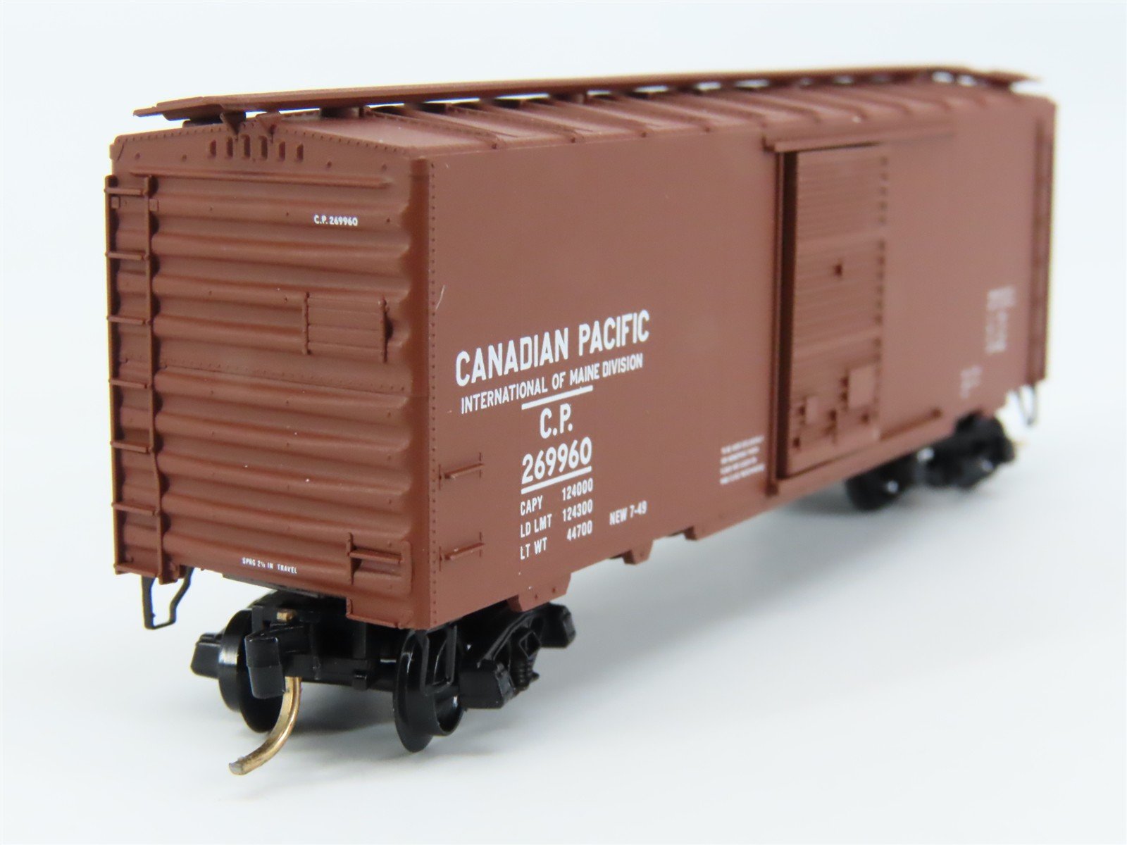 N Scale Micro-Trains 20136 CP Canadian Pacific 40' Box Car 269960 RTR