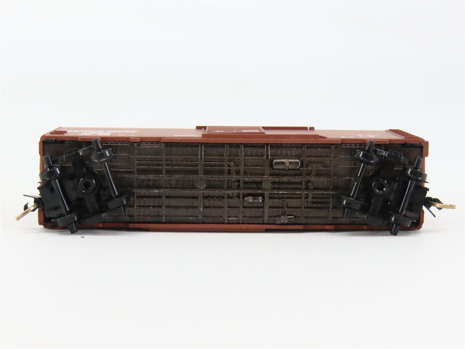 N Scale Micro-Trains 20136 CP Canadian Pacific 40' Box Car 269960 RTR