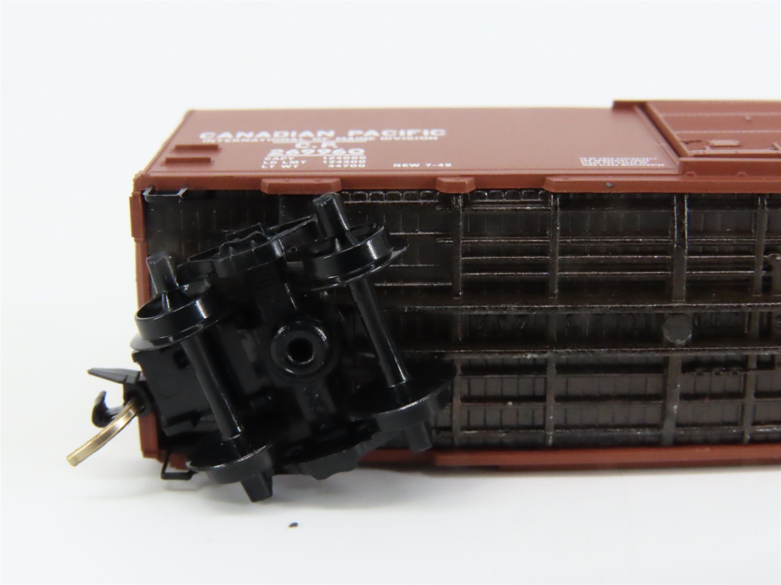 N Scale Micro-Trains 20136 CP Canadian Pacific 40' Box Car 269960 RTR