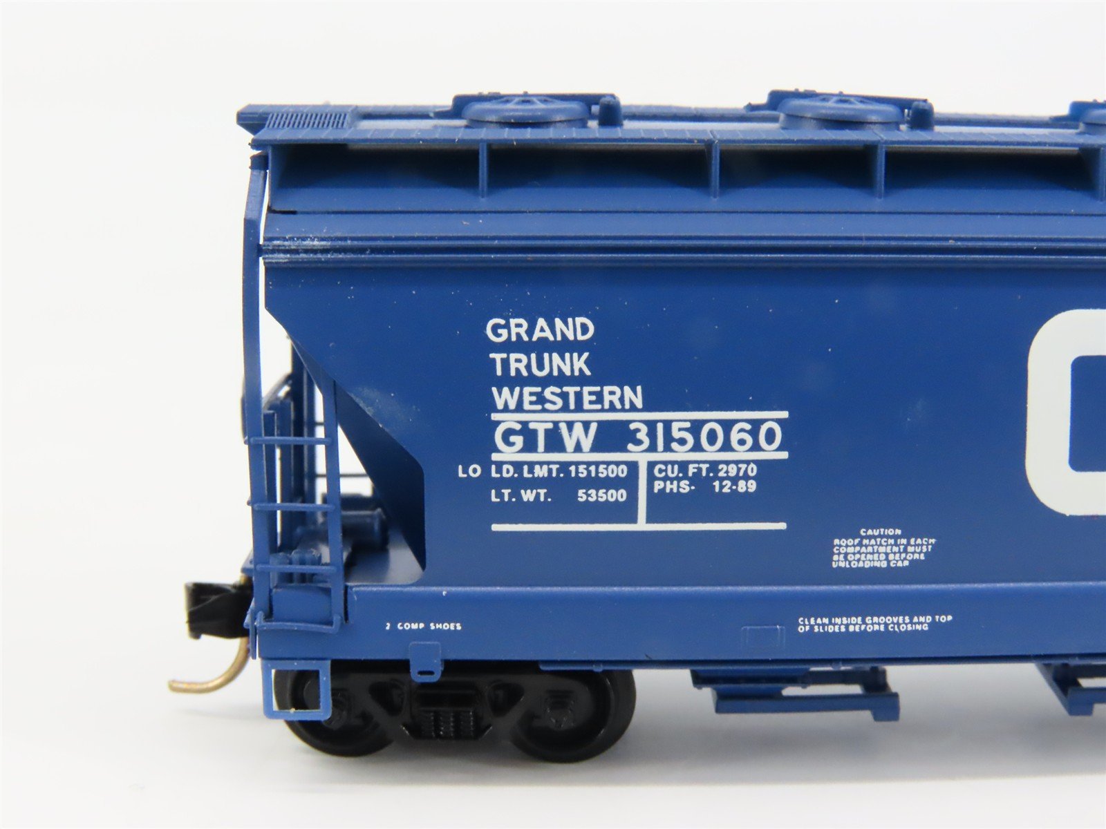 N Scale Micro-Trains 92010 GTW Grand Trunk Western 2-Bay Covered Hopper RTR