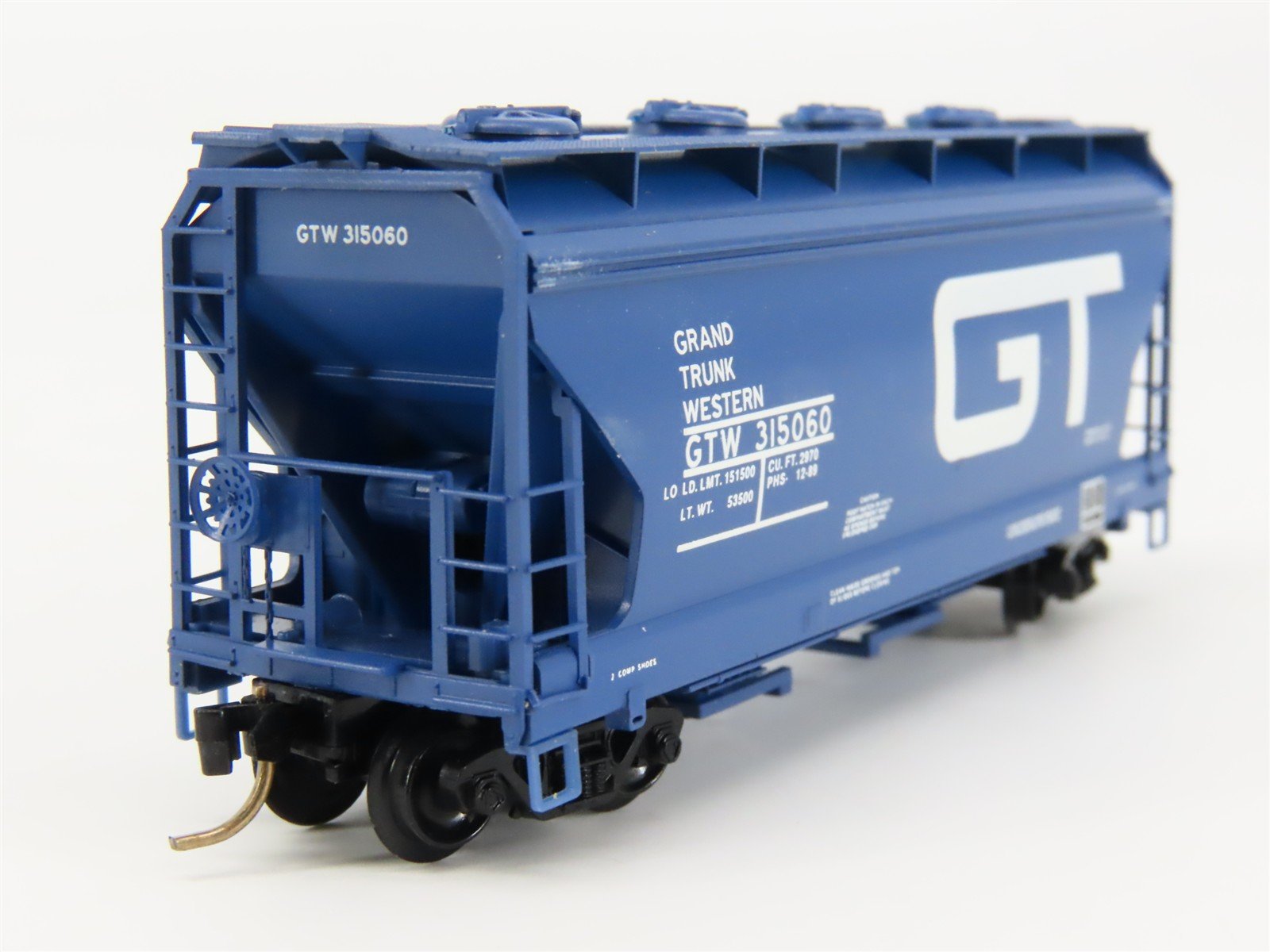 N Scale Micro-Trains 92010 GTW Grand Trunk Western 2-Bay Covered Hopper RTR