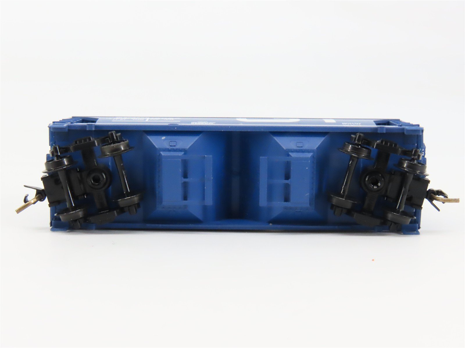 N Scale Micro-Trains 92010 GTW Grand Trunk Western 2-Bay Covered Hopper RTR