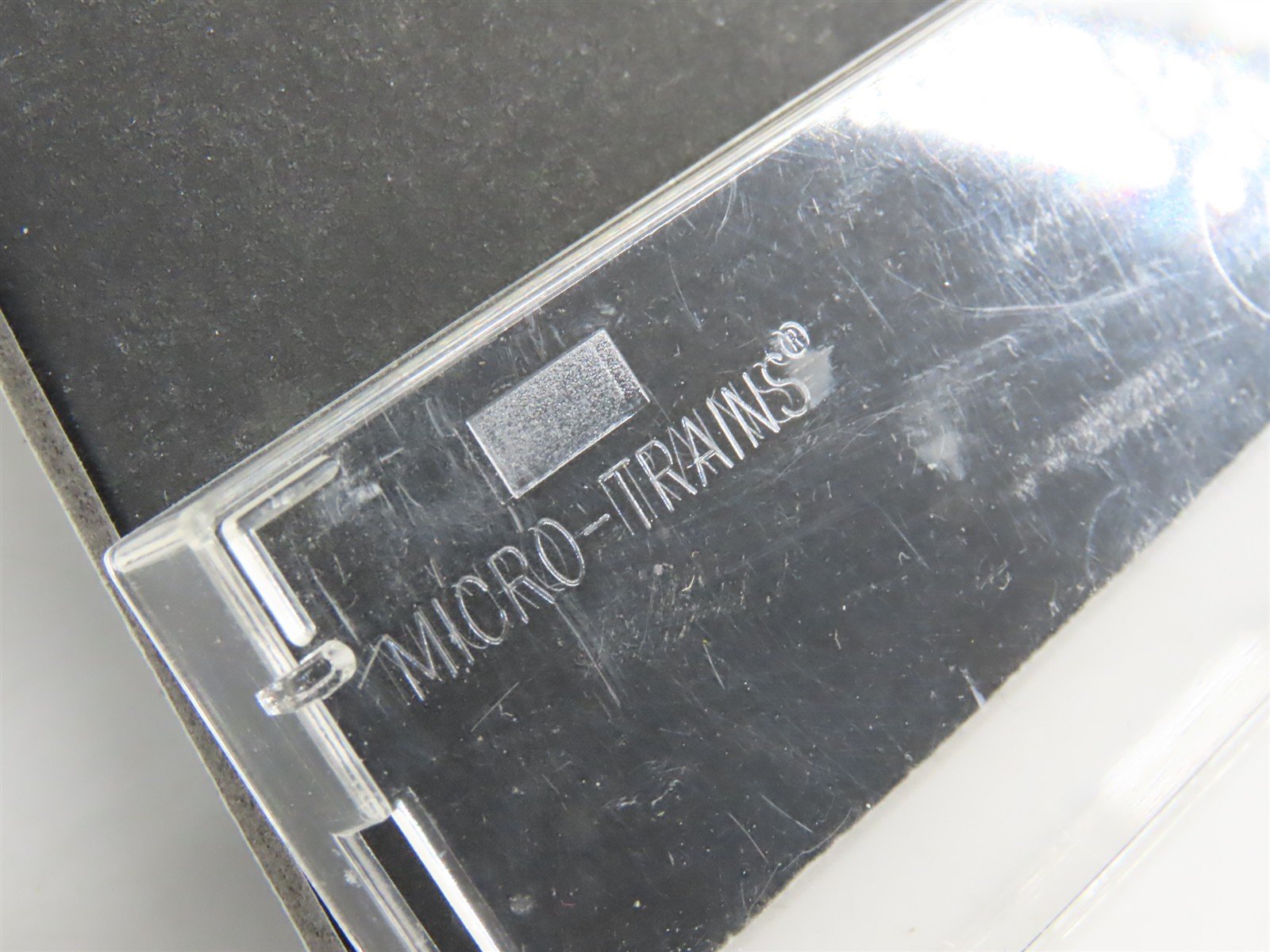 N Scale Micro-Trains 92010 GTW Grand Trunk Western 2-Bay Covered Hopper RTR
