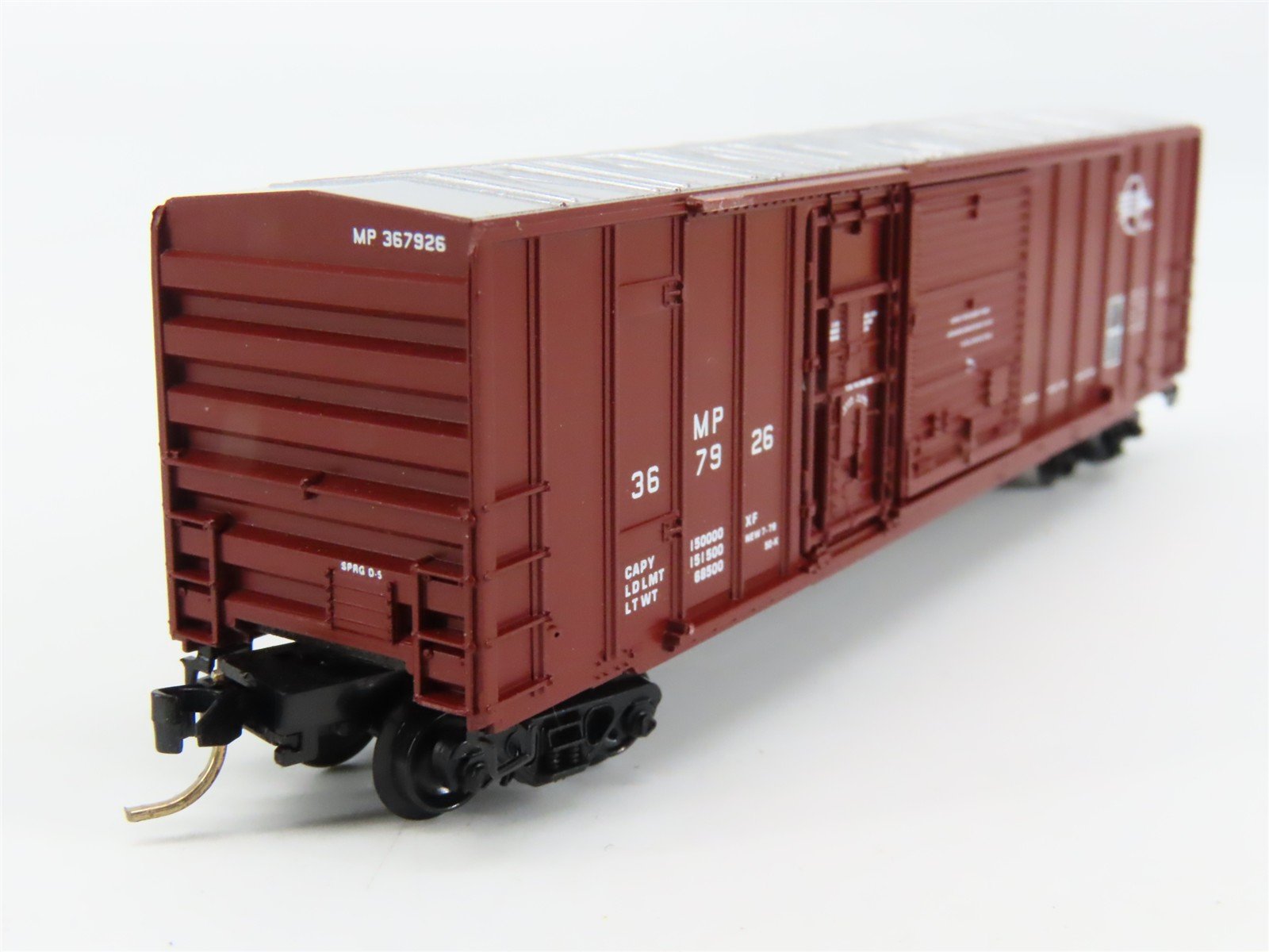 N Scale Micro-Trains 26040 MP Missouri Pacific 50' Box Car 367926 RTR