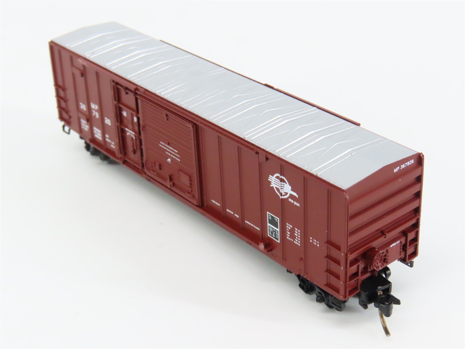 N Scale Micro-Trains 26040 MP Missouri Pacific 50' Box Car 367926 RTR