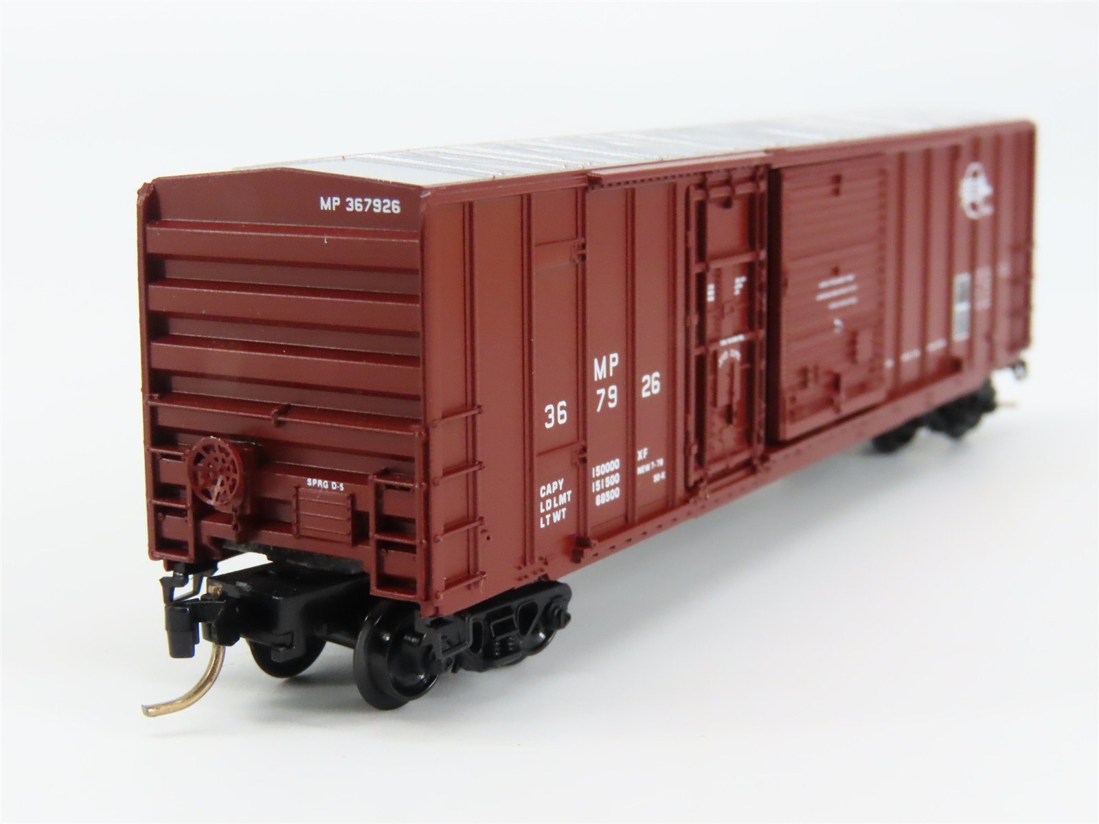N Scale Micro-Trains 26040 MP Missouri Pacific 50' Box Car 367926 RTR