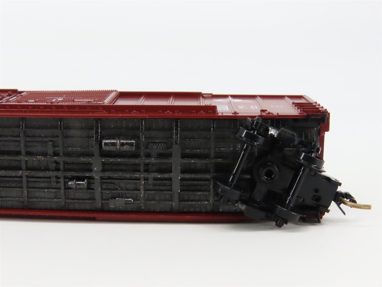 N Scale Micro-Trains 26040 MP Missouri Pacific 50' Box Car 367926 RTR