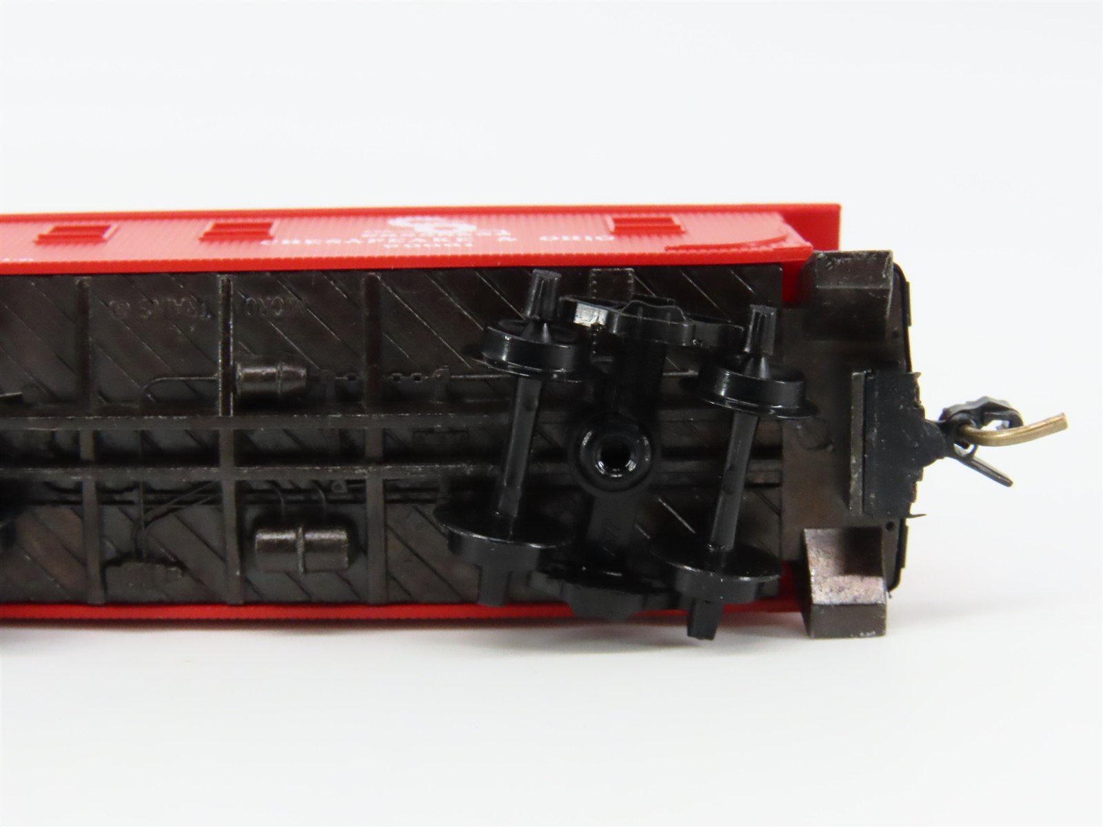N Scale Micro-Trains 50190 C&O Chesapeake & Ohio 34' Wood Sheathed Caboose RTR