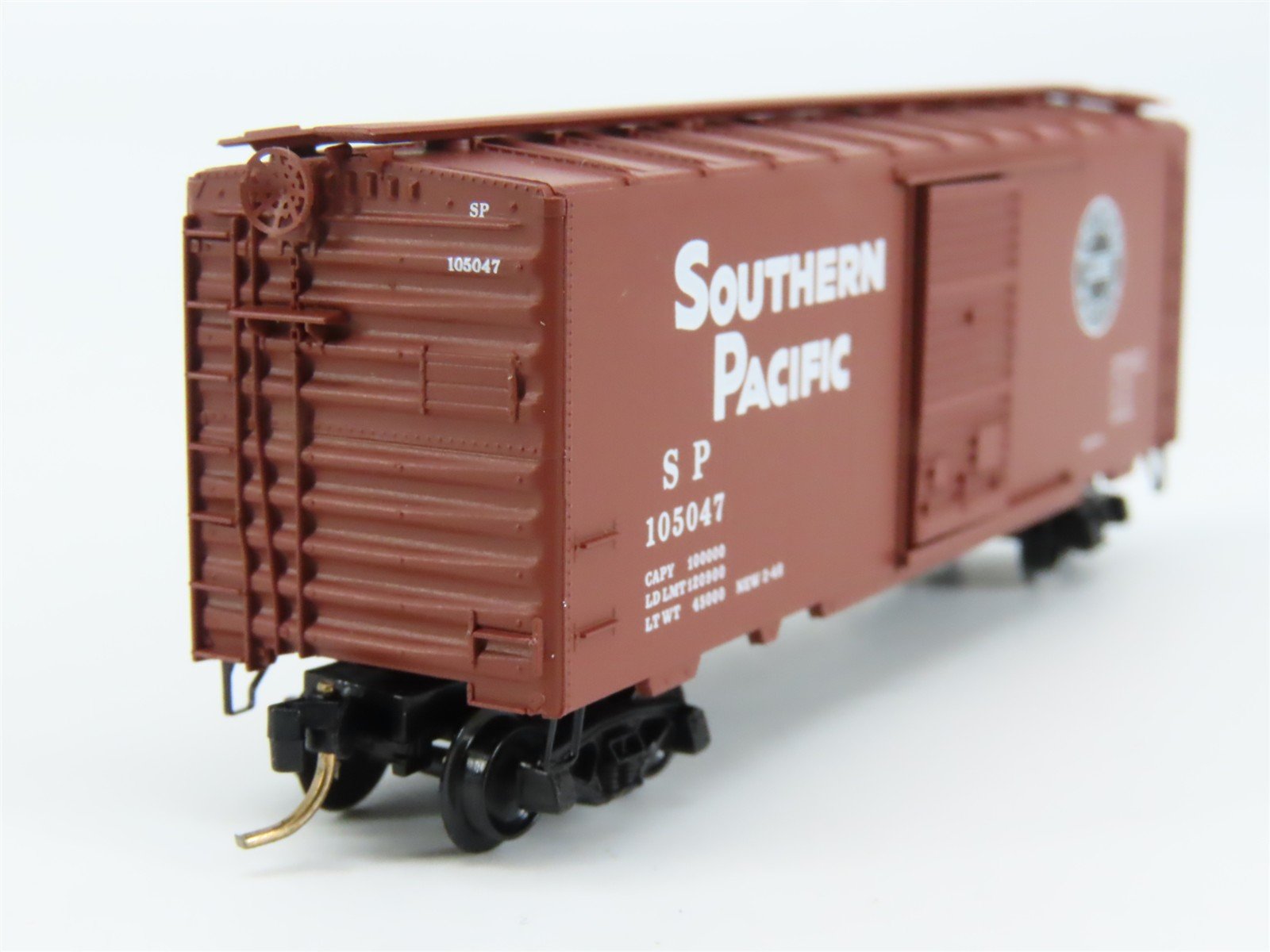 N Scale Micro-Trains 20080 SP Southern Pacific 40' Box Car 105047 RTR