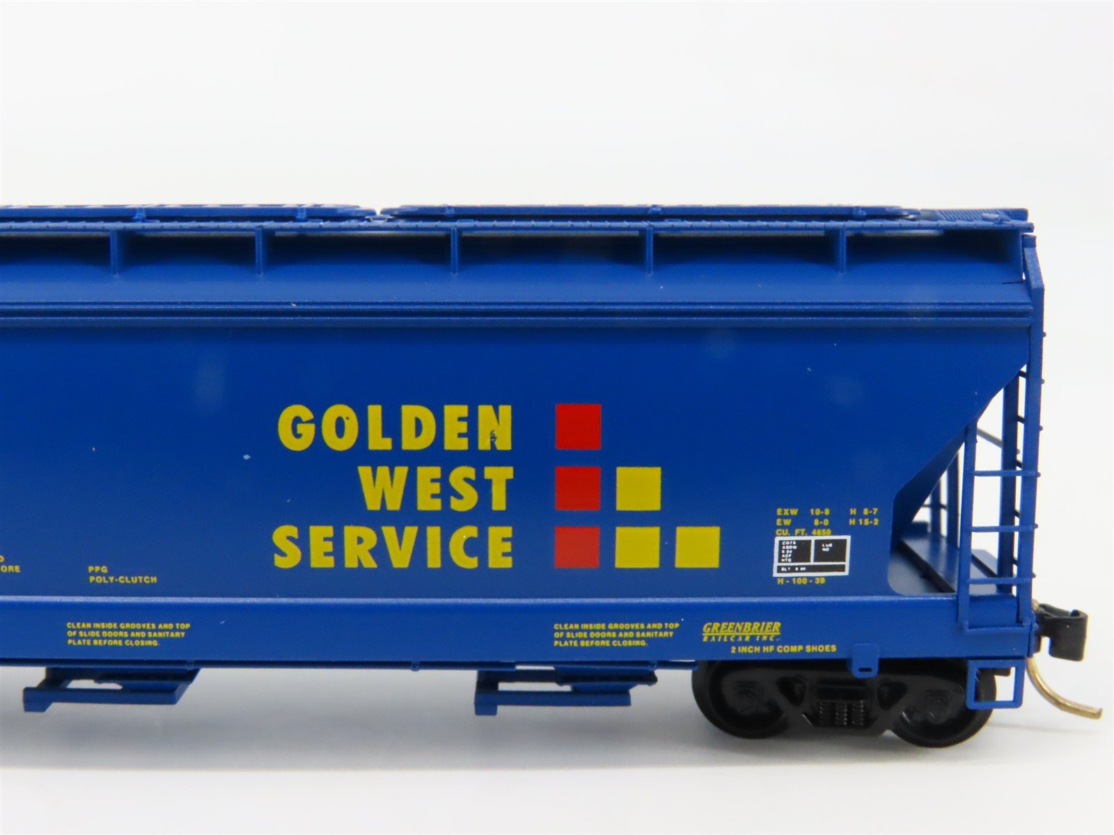 N Scale Micro-Trains 94050 CRLE Golden West Service 3-Bay Covered Hopper RTR