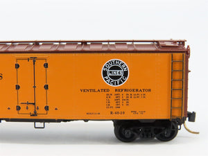 N Scale Micro-Trains 59010 PFE Pacific Fruit Express 40' Ice Reefer 40400 RTR