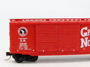 N Scale Micro-Trains 23200 GN Great Northern 40' Double Door Box Car 3249 RTR