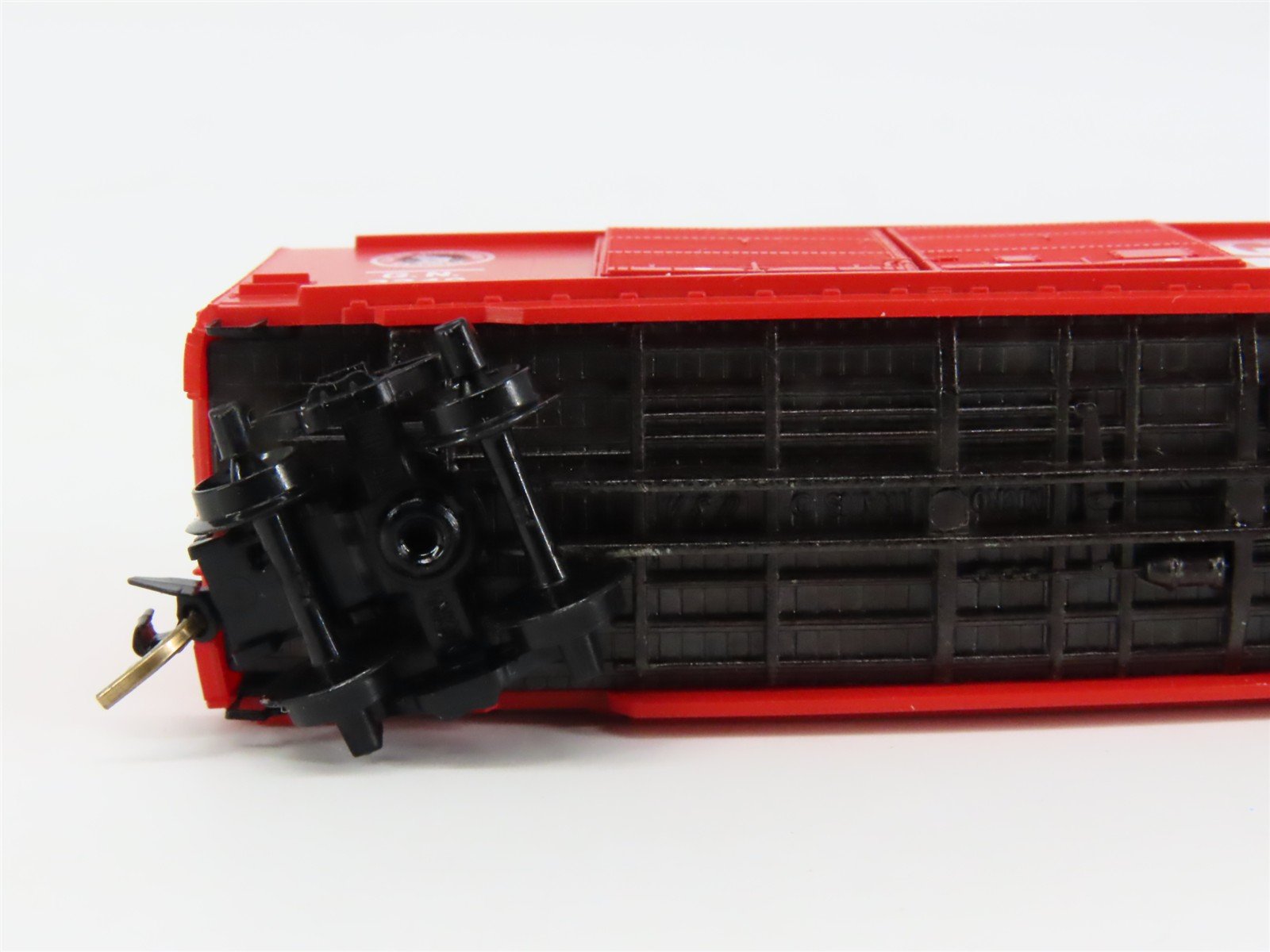 N Scale Micro-Trains 23200 GN Great Northern 40' Double Door Box Car 3249 RTR