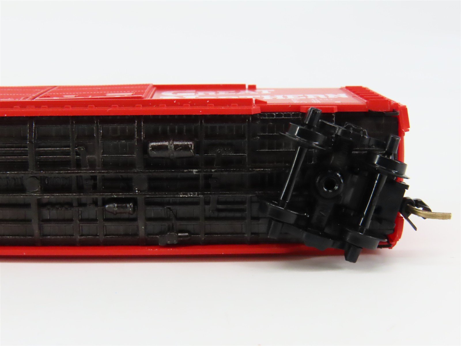 N Scale Micro-Trains 23200 GN Great Northern 40' Double Door Box Car 3249 RTR