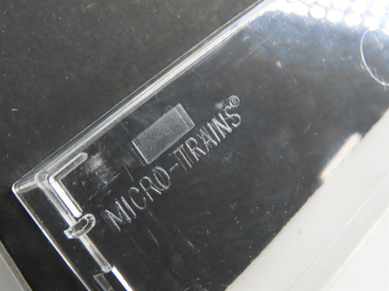 N Scale Micro-Trains 23200 GN Great Northern 40' Double Door Box Car 3249 RTR