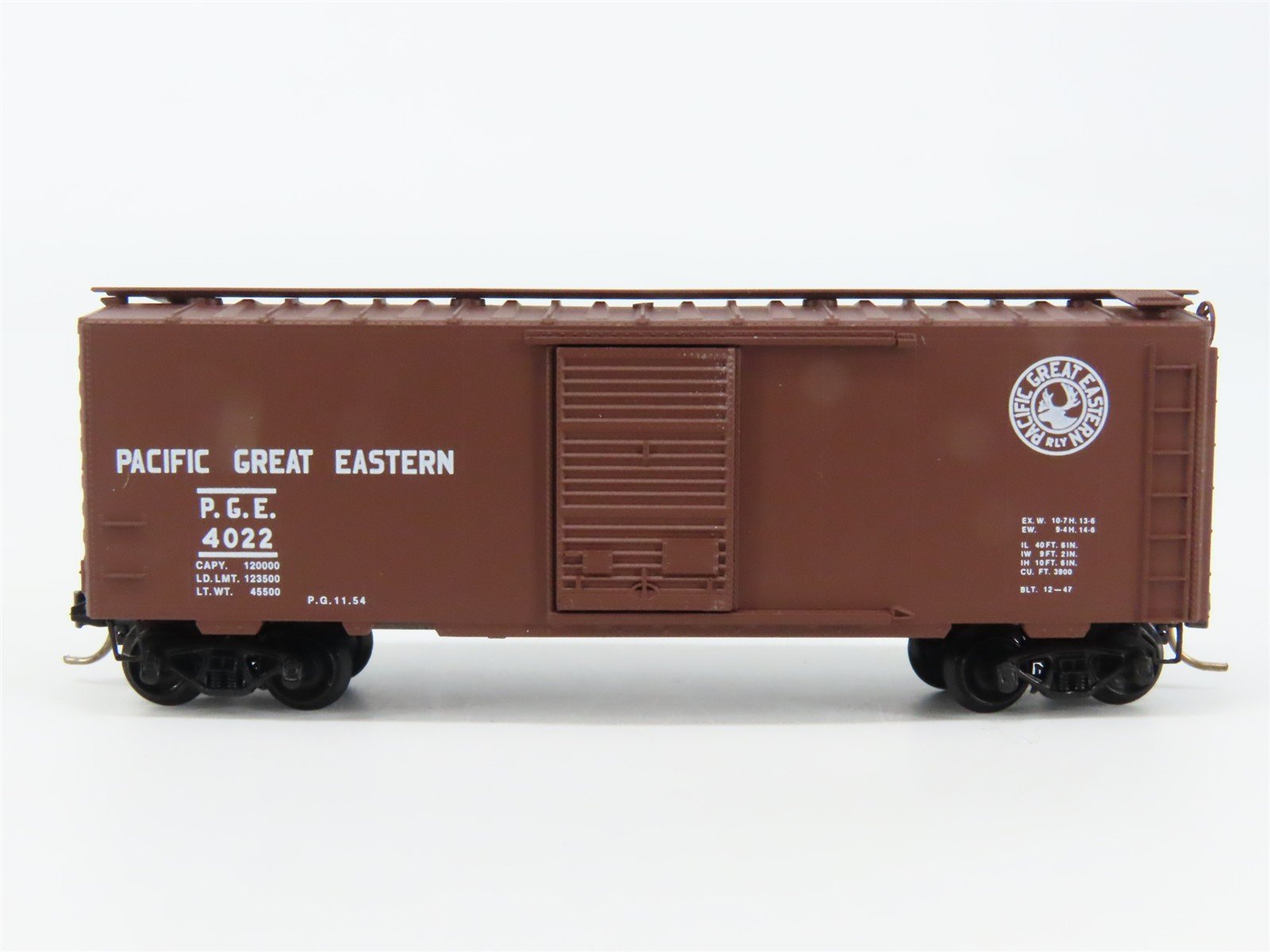 N Scale Micro-Trains 20970 PGE Pacific Great Eastern 40' Box Car 4022 RTR
